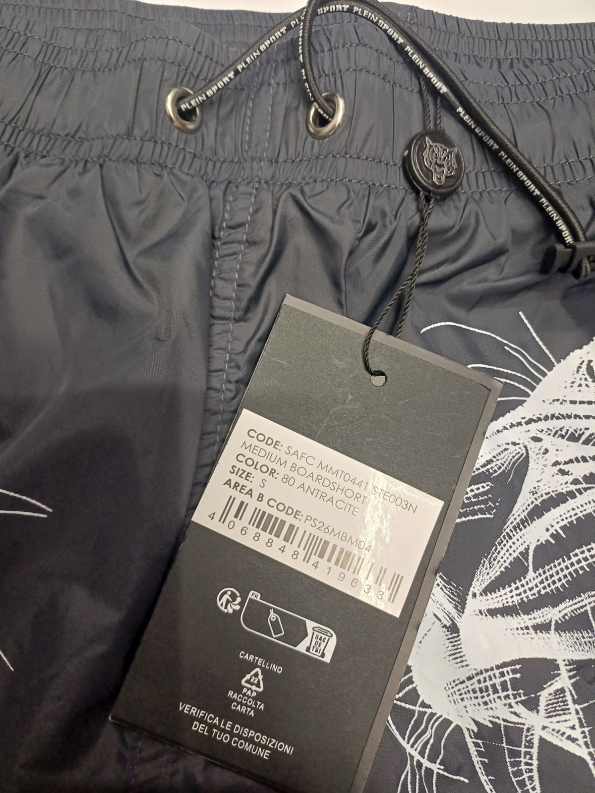 PHILIPP PLEIN SPORT MEN’S MEDIUM BOARDSHORT TIGER PRINT WITH THE BRAND LOGO .