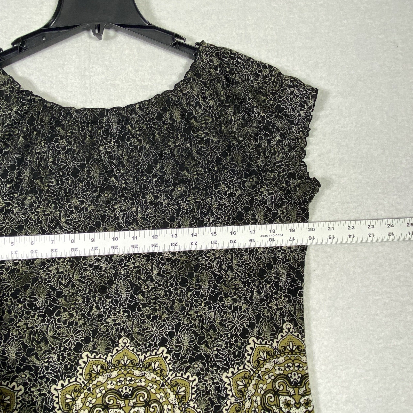 Axcess Liz Claiborne Two Tone Boho Top Women’s L Floral Lace Medallion Print