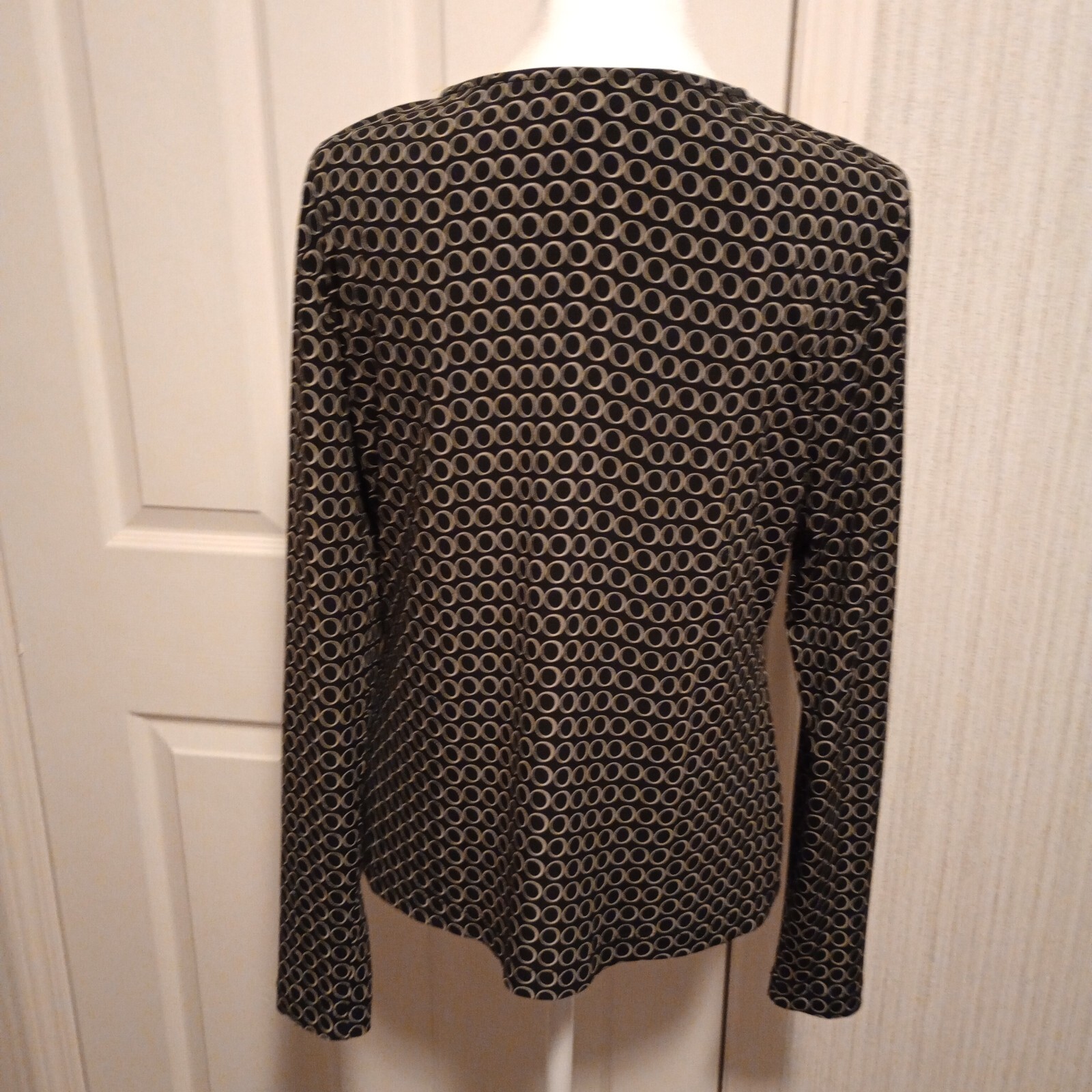 Chapter One Women’s Ruched Blouse Size M Black Beige Circles Knit Dressy EUC