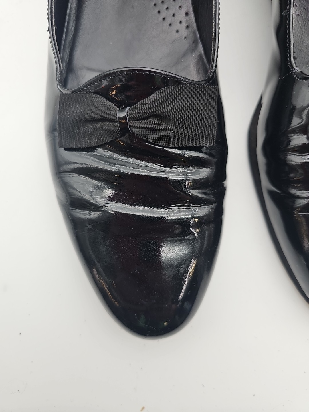 Pre-owned excellent. Made in Italy. Formal bow. 11
