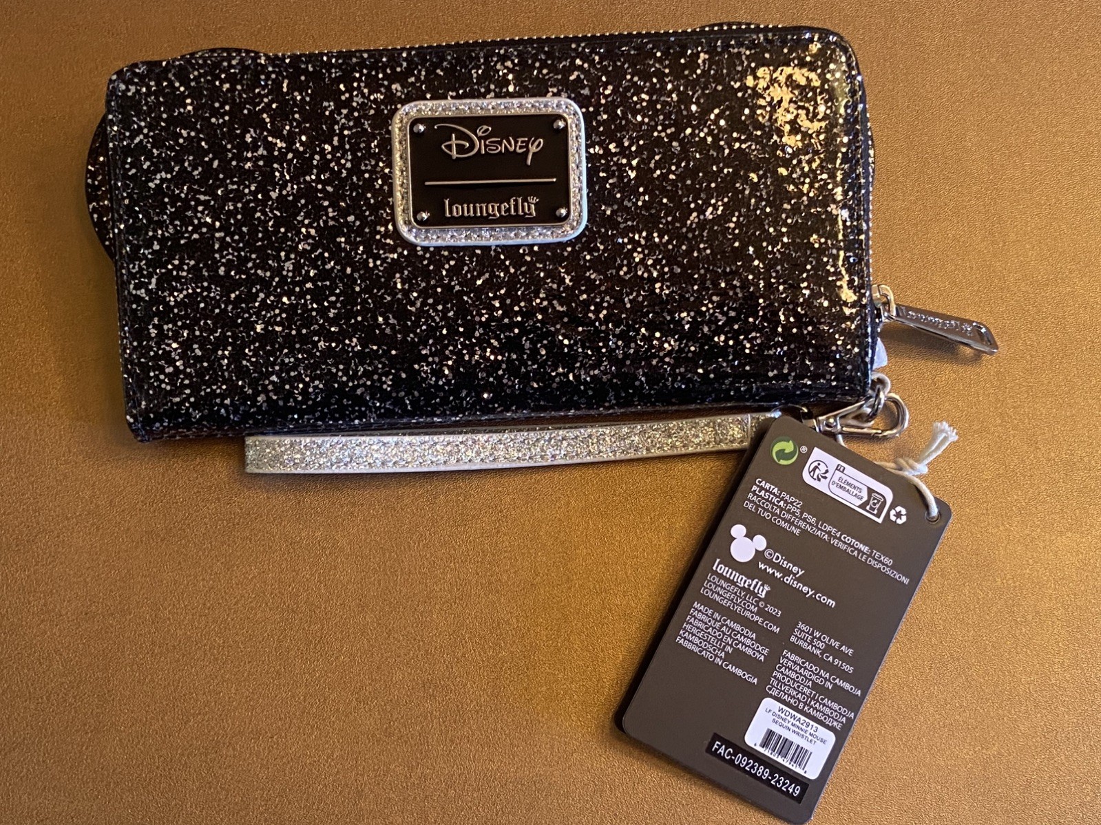 Loungefly Disney Minnie Mouse Happy New Year Coated Glitter Wristlet Wallet NWT