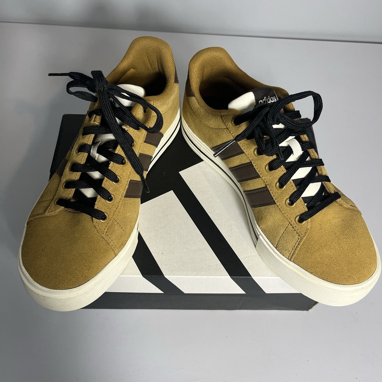 adidas Daily 4.0 Sneakers Unisex Sz 9/8 Copper/Brn Suede-Like,Stripes, Blk Laces