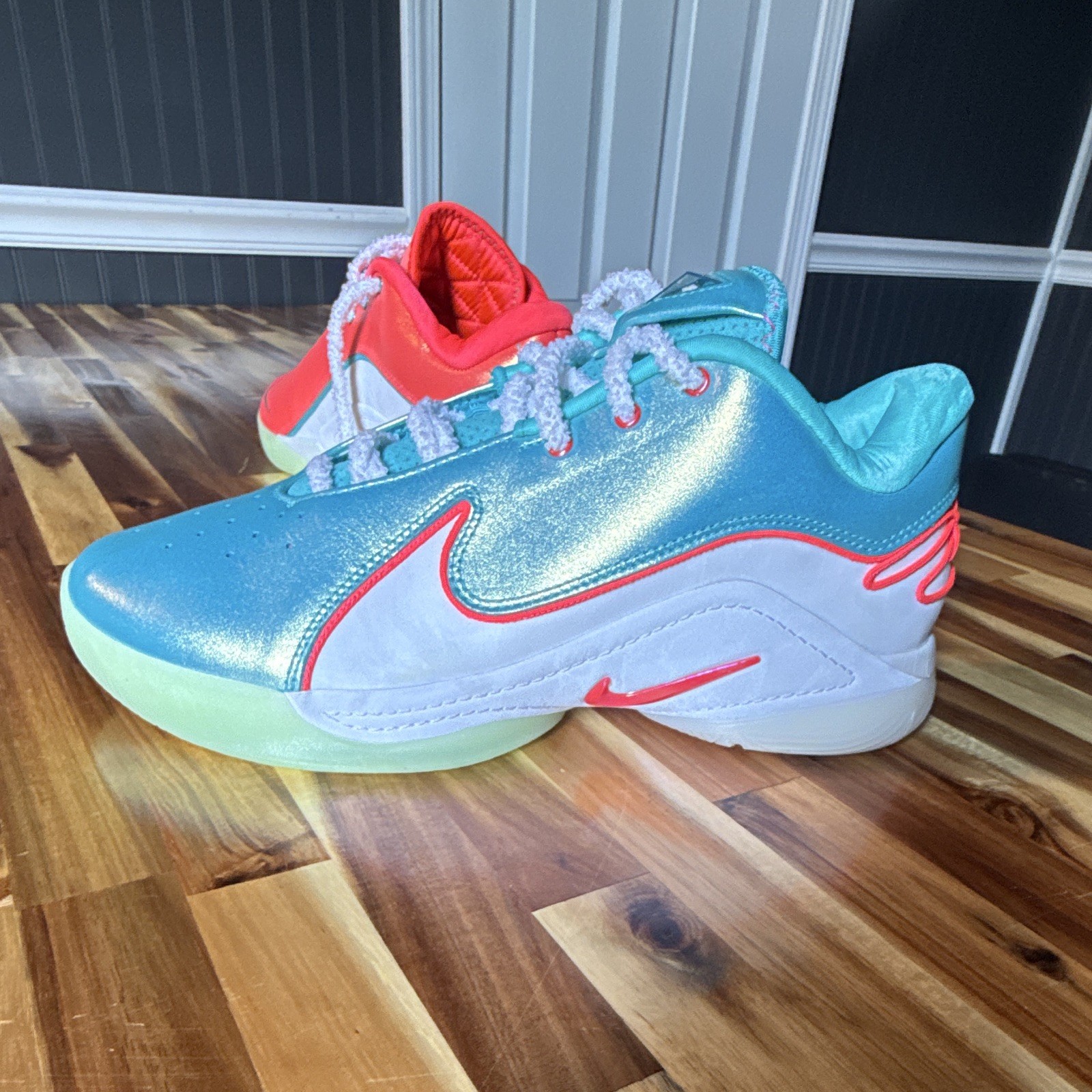 Nike LeBron 22 Christmas – Men’s Size 10 – HV5148-600 – Red/Teal