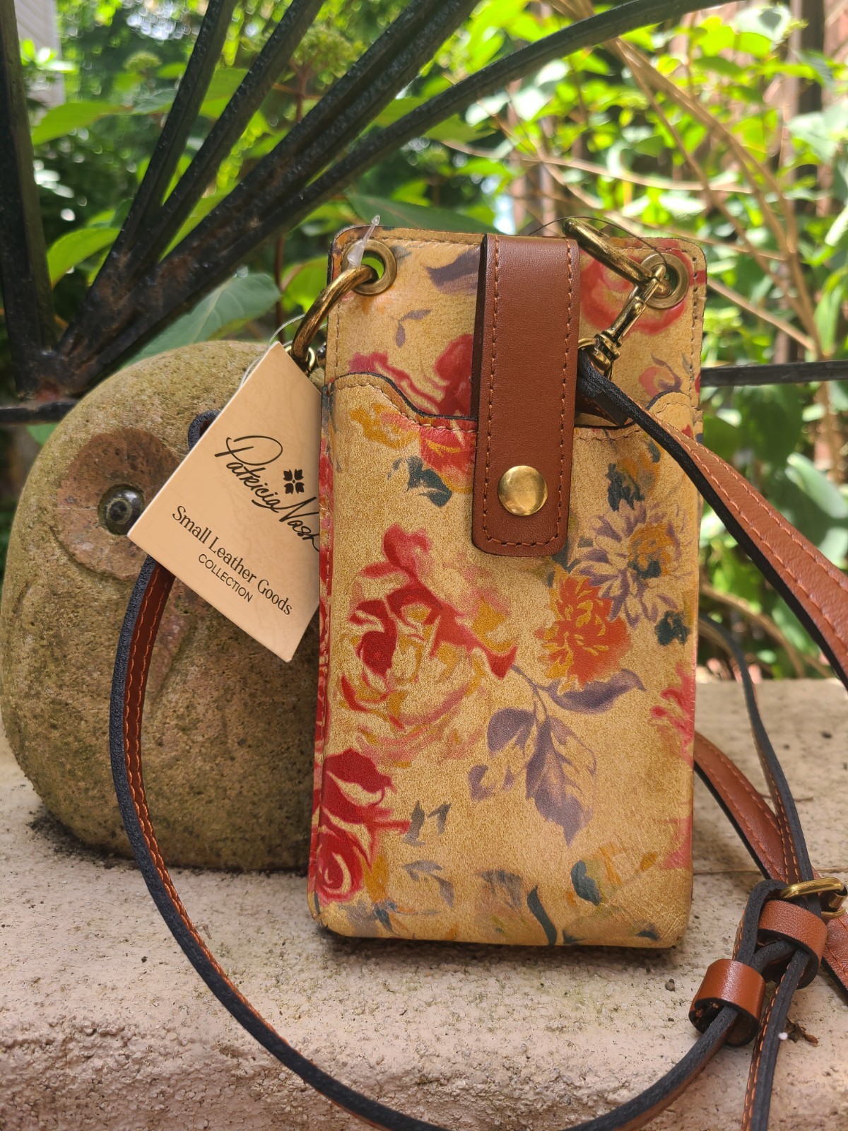 Patricia Nash Farleigh Crossbody Bag Phone Wallet Aegean Blooms NWT