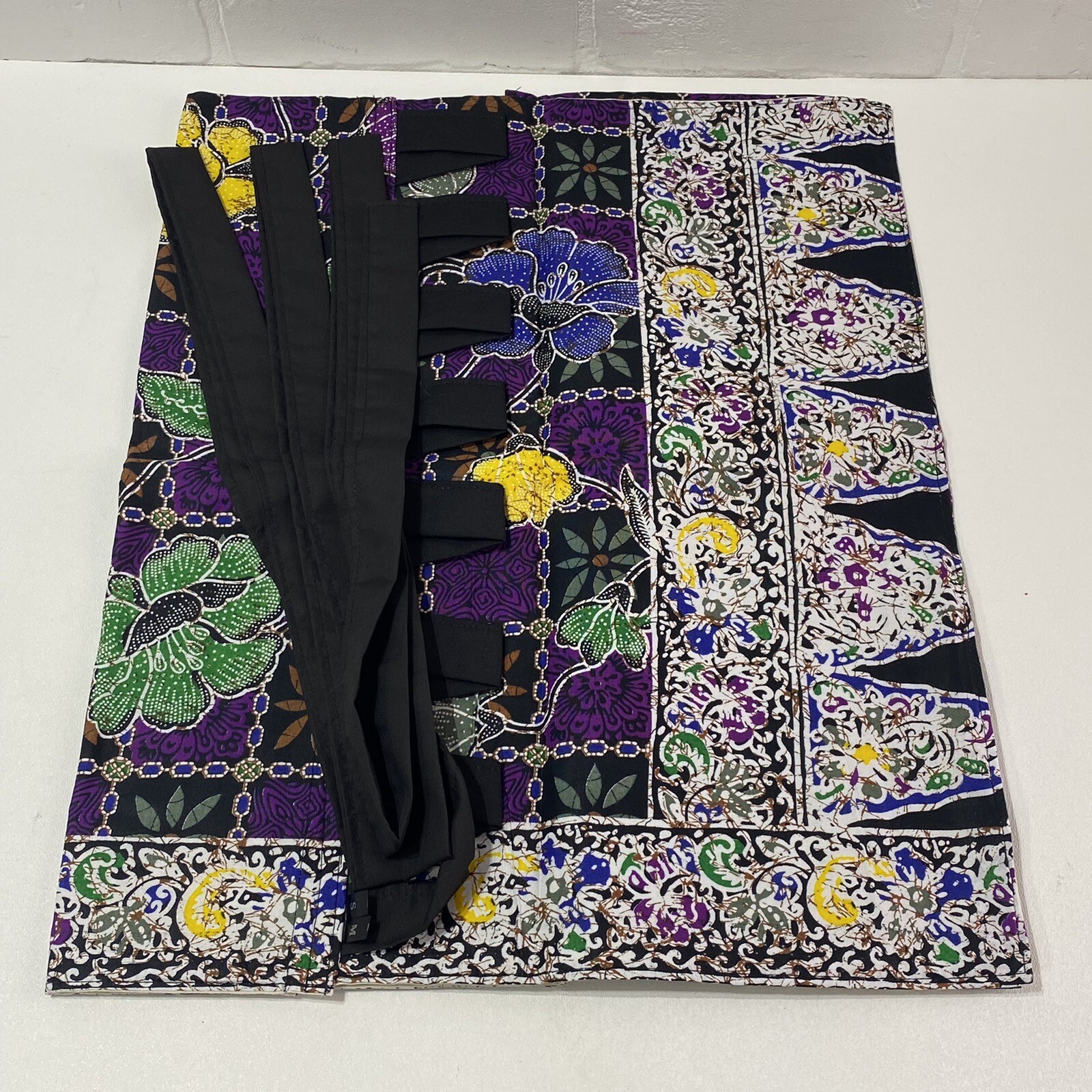 NEW – Traditional Bengkung Postpartum Belly Bind – Batik Cloth – S/M 6-10