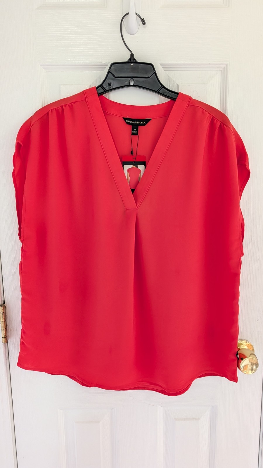 Banana Republic Women’s Red Sleeveless Top NWT