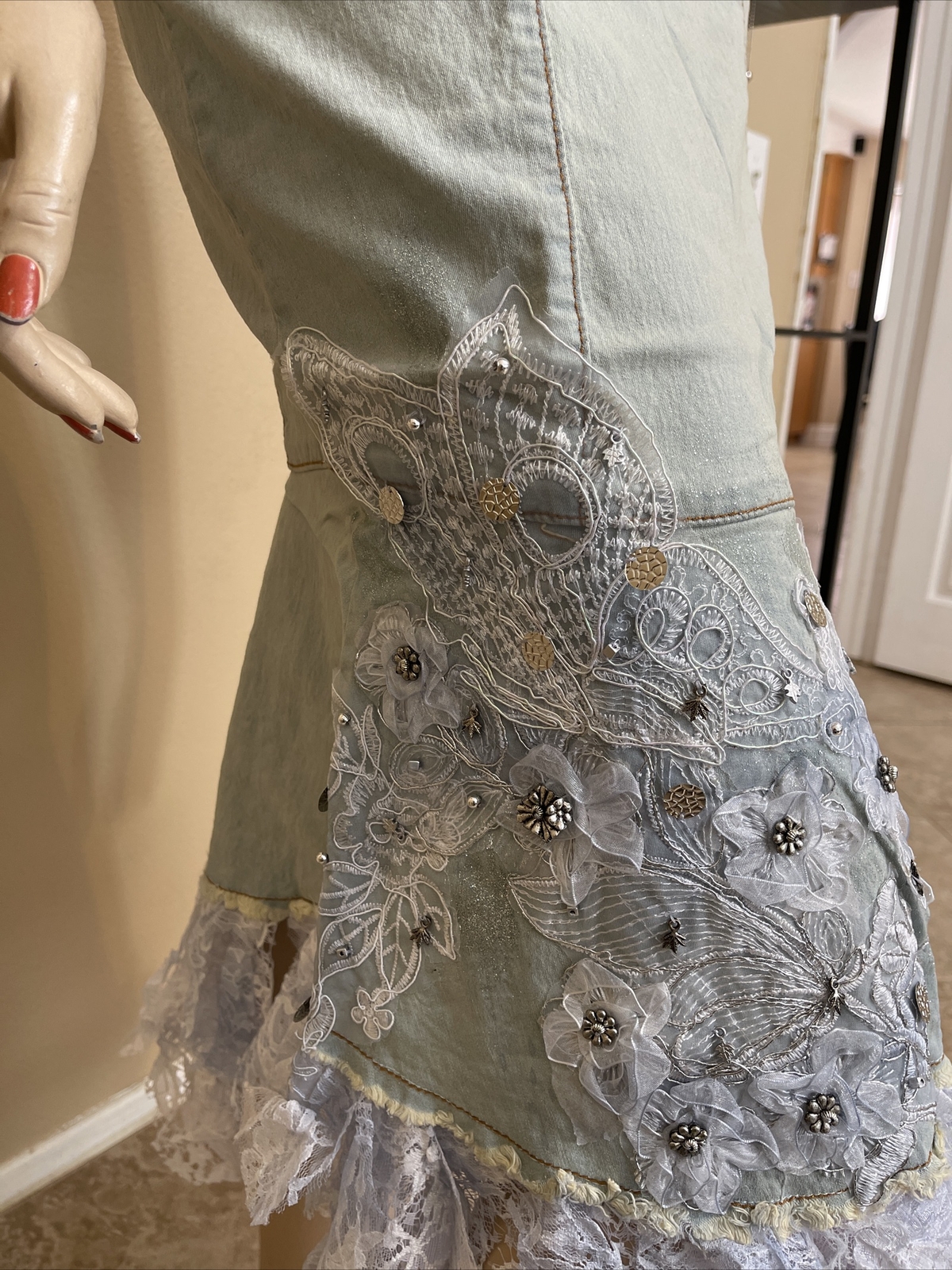Women’s Light Blue Denim Cotton Casual Beaded Lace Size XL(10-12) Skirt SK 709