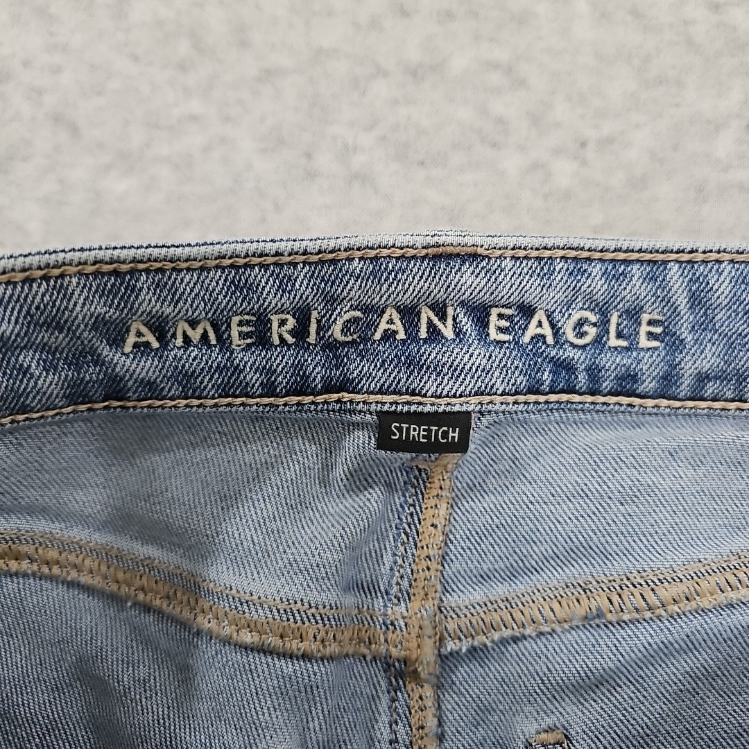 American Eagle Jeans Women’s Sz 4 Blue Strigid Mom High Rise Straight Light Wash