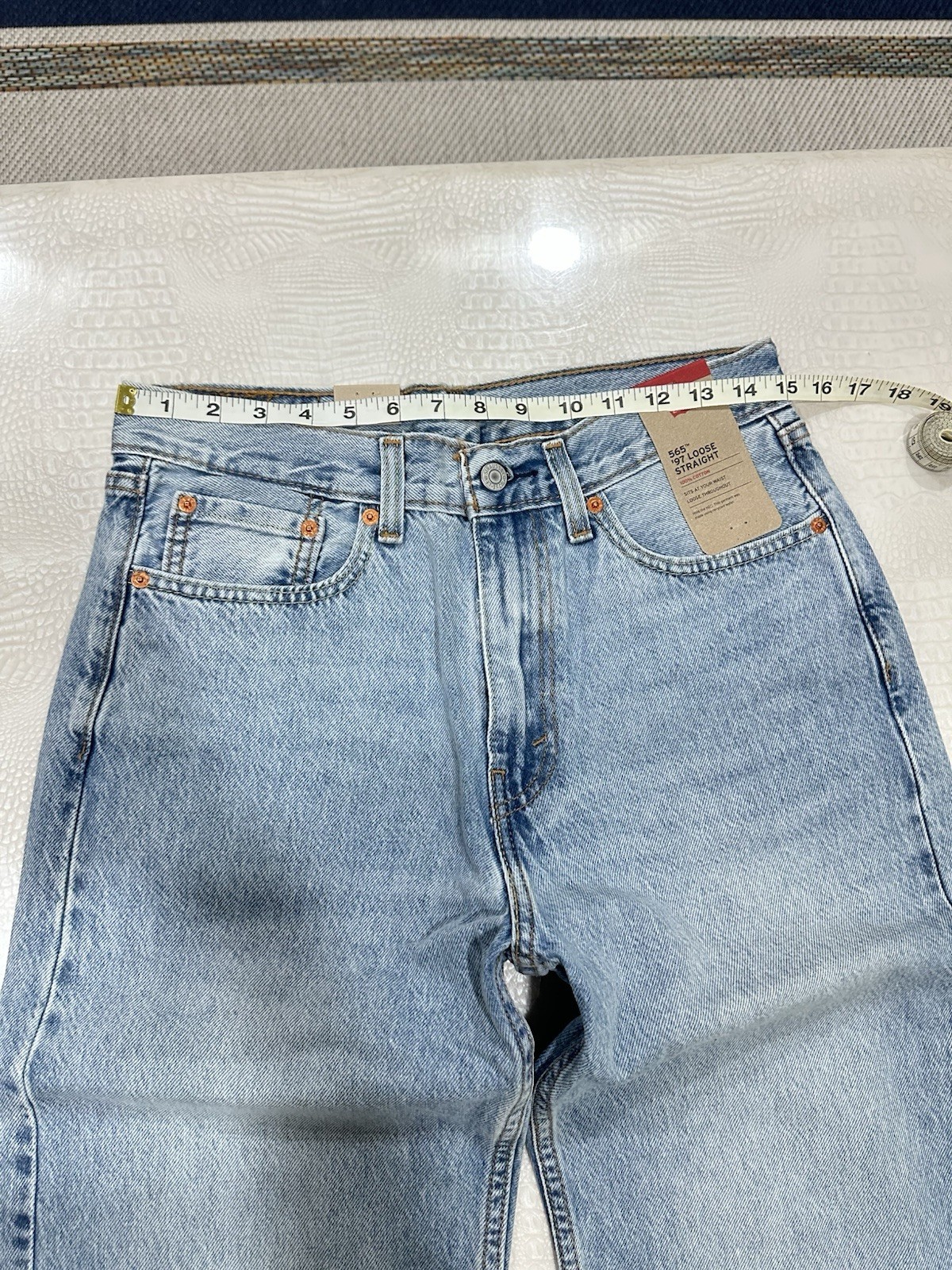 Levi’s 565 Loose Straight Men’s Jeans – Size 30×30