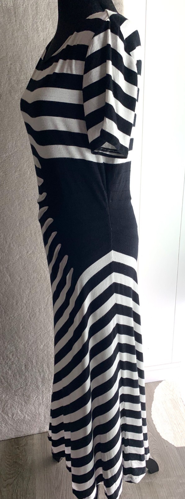 Black White Striped Optical Illusion Maxi Dress Short Sleeve Fit & Flare Size L