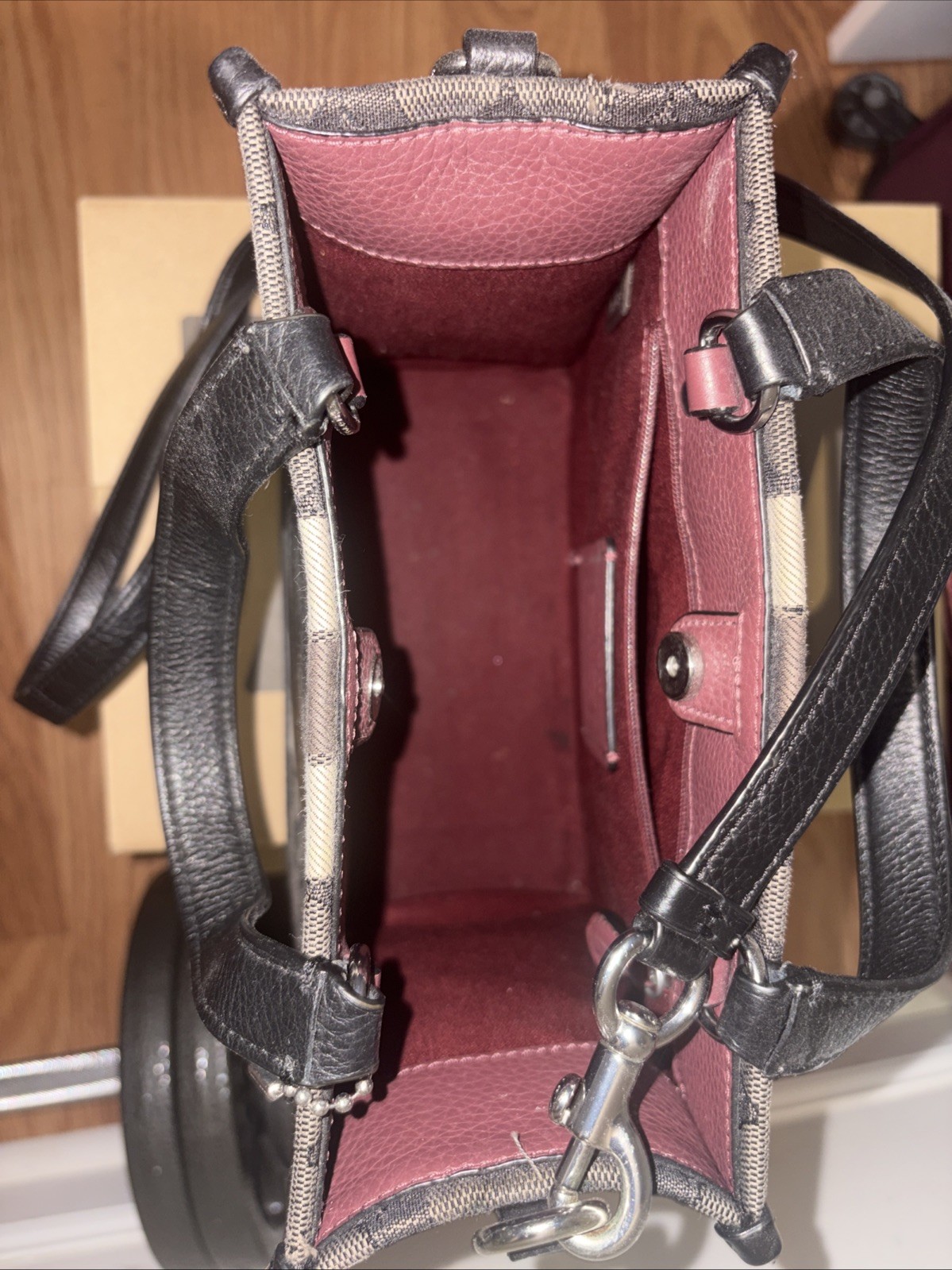 Coach Dempsey Tote 22 in Signature Jacquard with Stripe & Coach Patch. Used Once