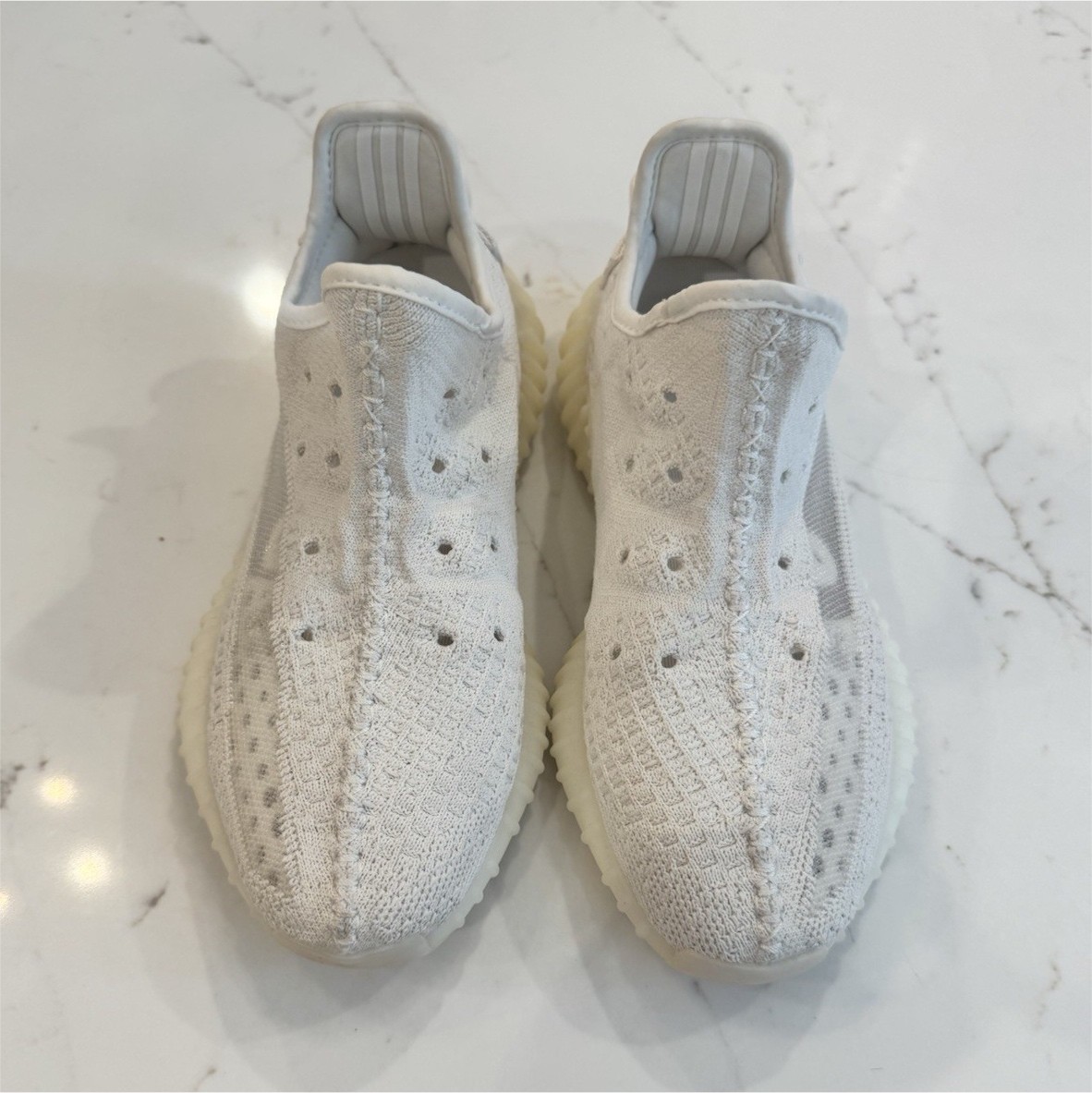 adidas Yeezy Boost 350 V2 – Pre-Owned – Great Condition – Includes Extra Laces