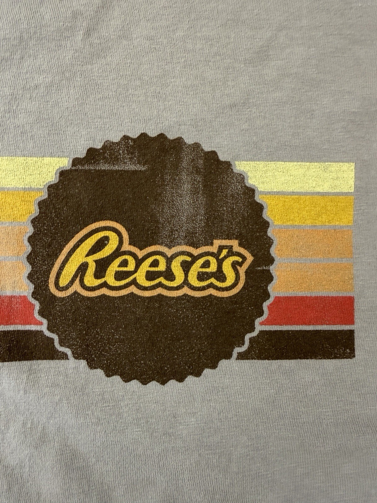 Reese’s Peanut Butter Cup T Shirt SMALL Ring Spun Chest Bar Graphic Comfort Wash