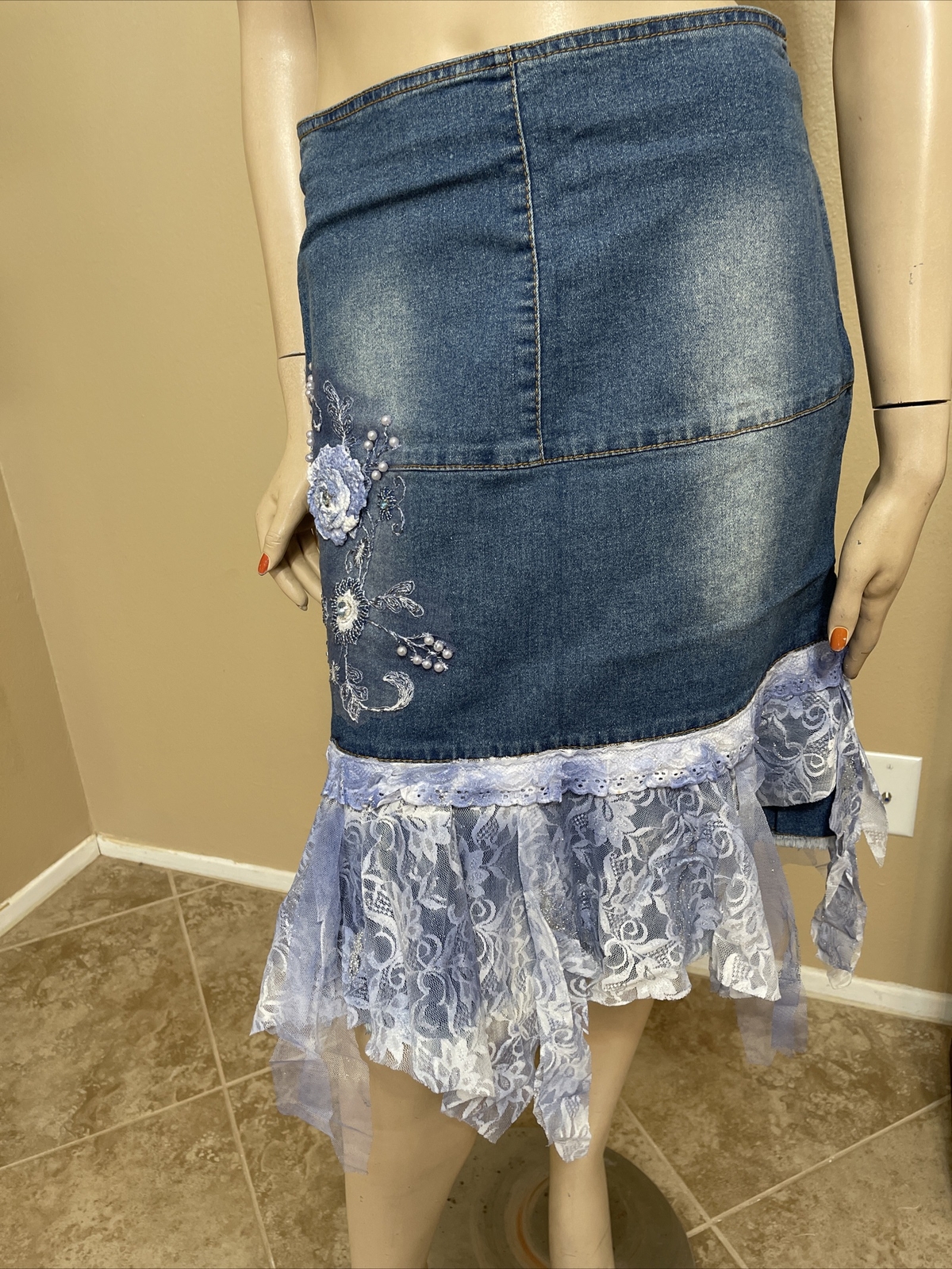 Women’s Blue Denim Cotton Casual Beaded Boho Embroidery Size S(4-6) Skirt 3305