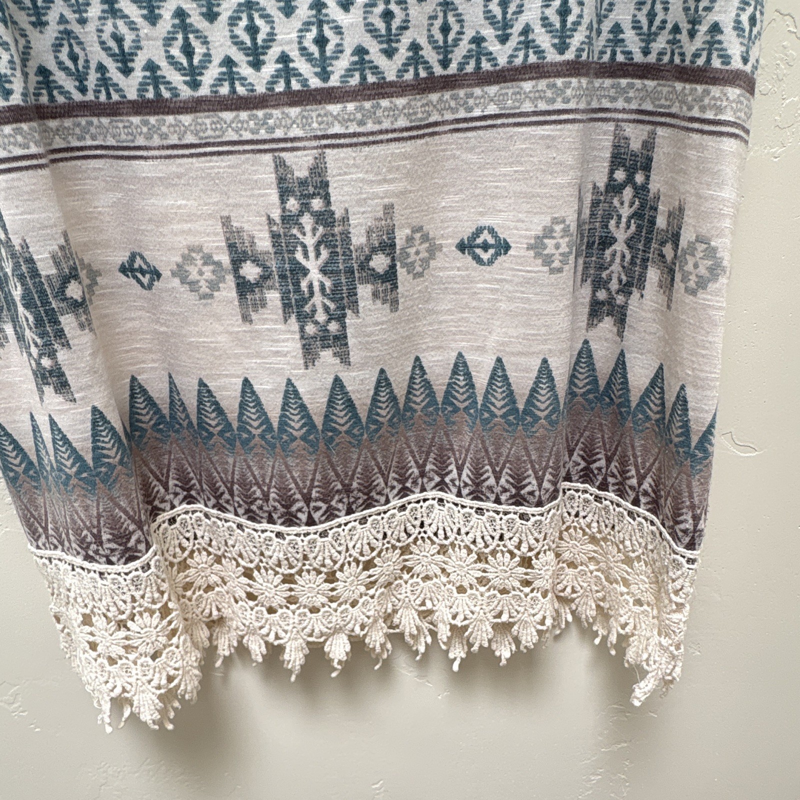 Maurices Women’s S Beige/Blue/Brown Aztec Geometric Scoop Neck SS Lace Tee