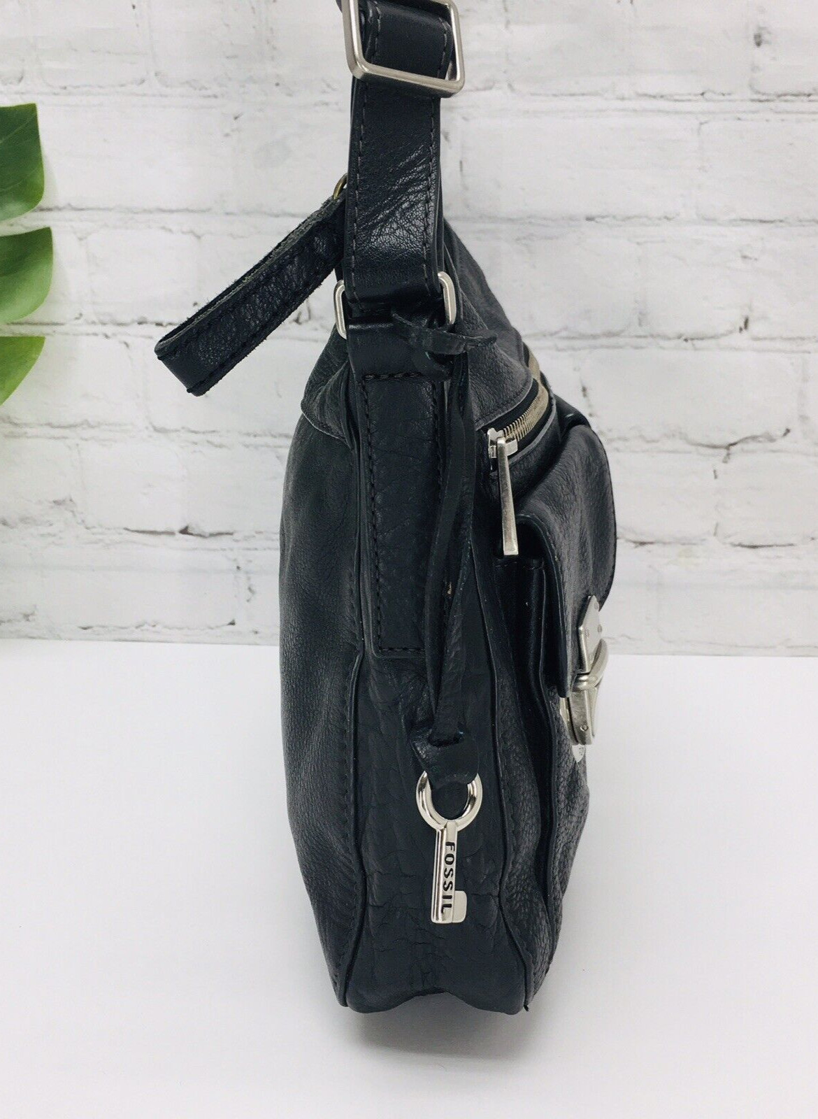Fossil Shoulder Bag Purse Black Pebble Leather Push Lock Pockets Zip Key