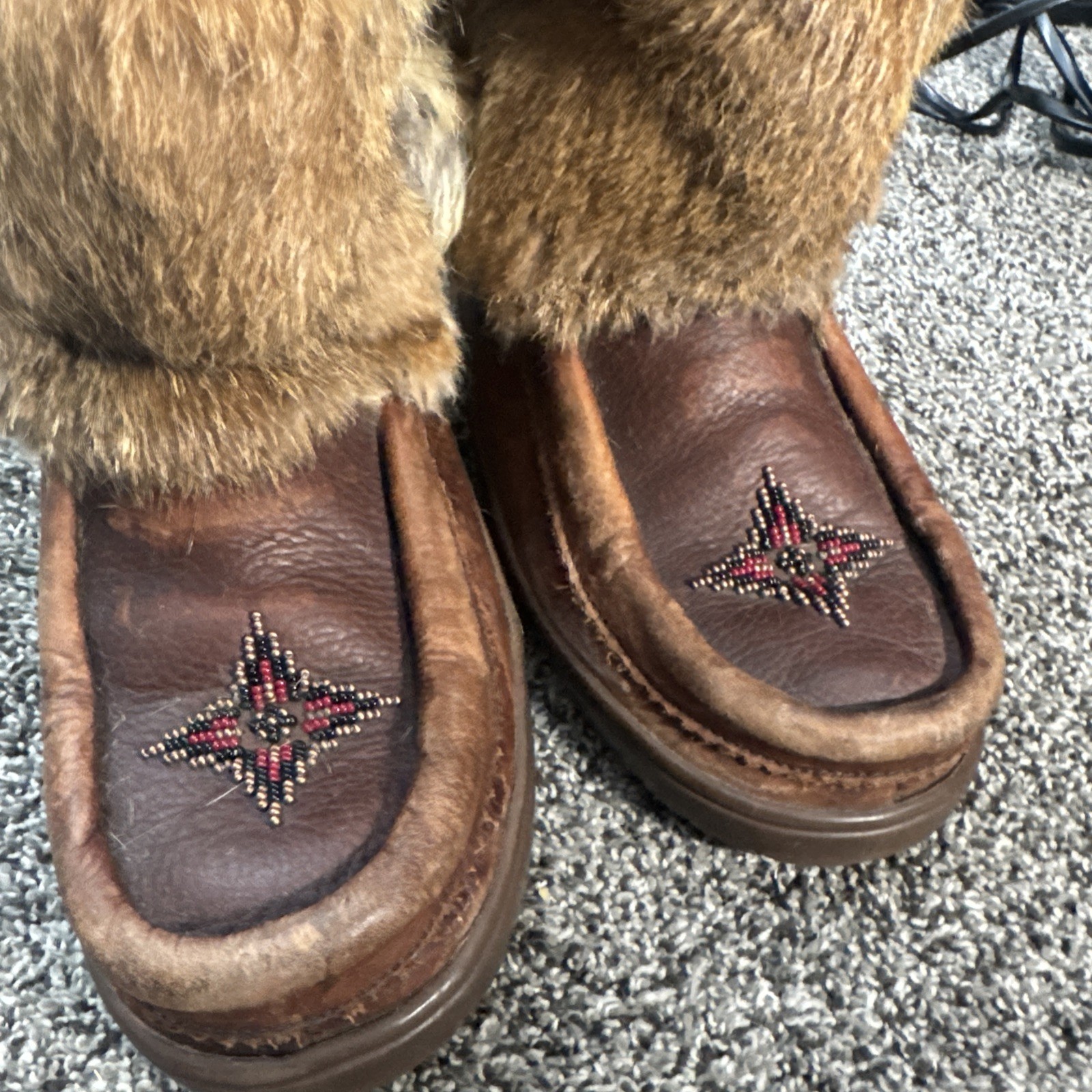 Manitobah Mukluks Snowy Owl Suede Boots Waterproof Womens Size L 8 M 6