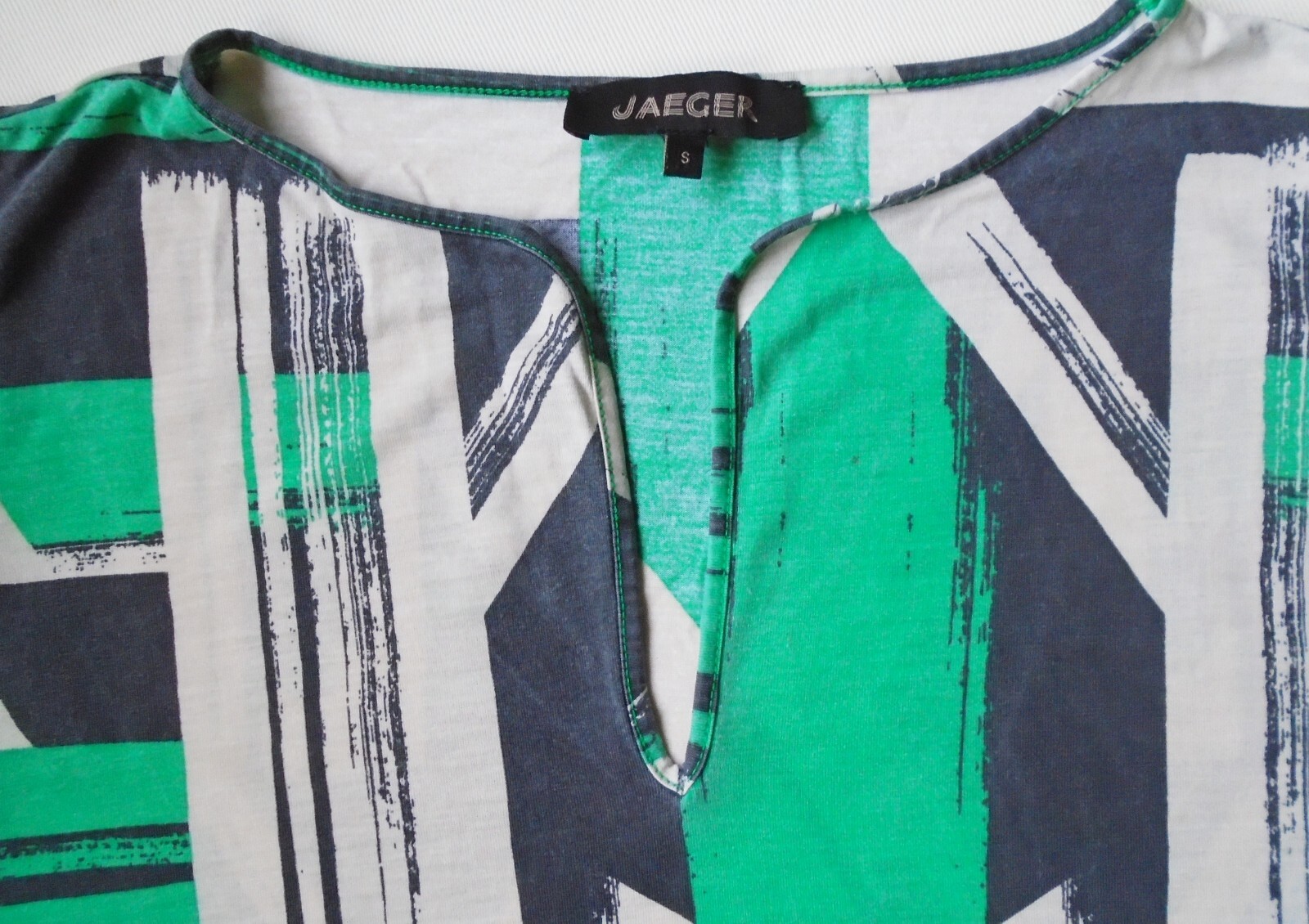 Jaeger Geometric Top beige green black geo sleeveless jersey Size M Medium vgc