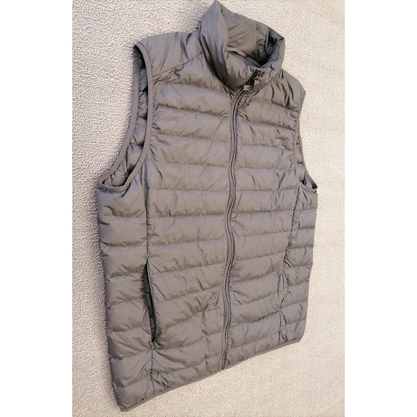 UNIQLO Small Female Grey Ultra Lightweight Full Zip Puffer Vest Fall Sporty