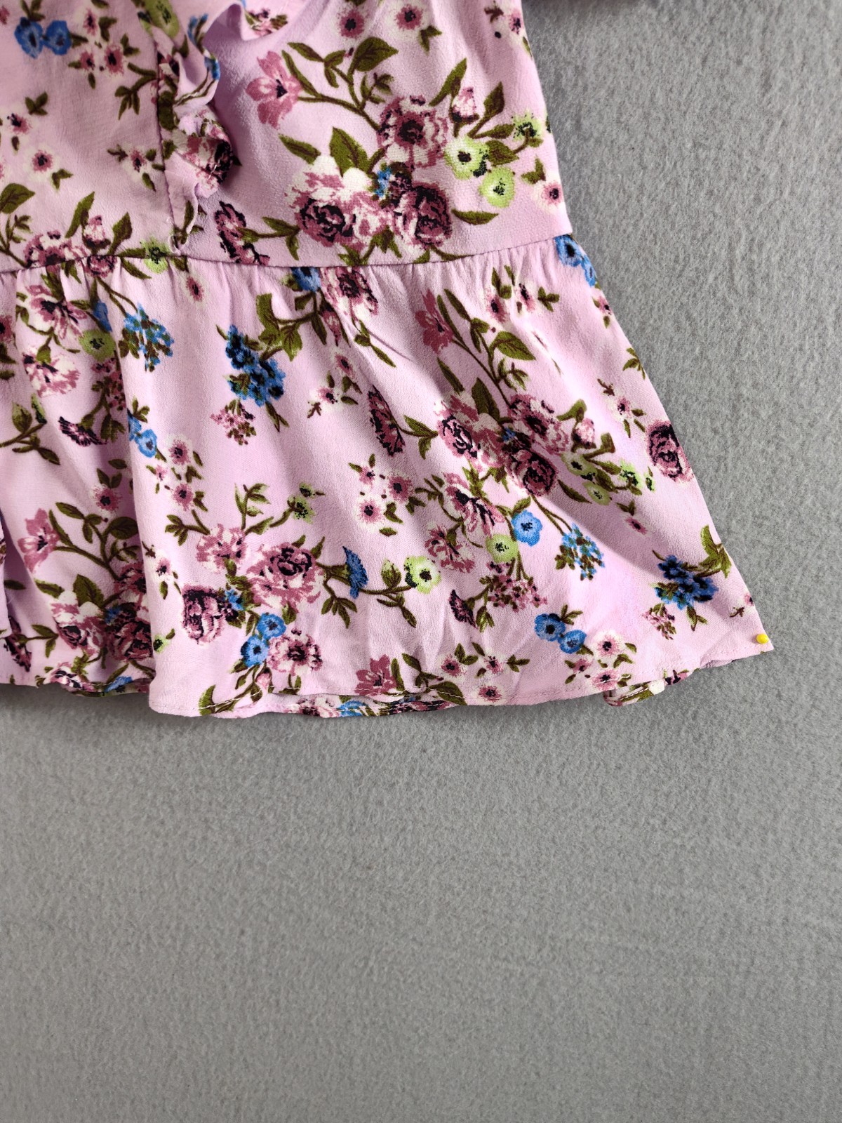 Forever 21 Women Romper M Purple Floral Ruffle Puff Sleeve V Neck Summer Casual