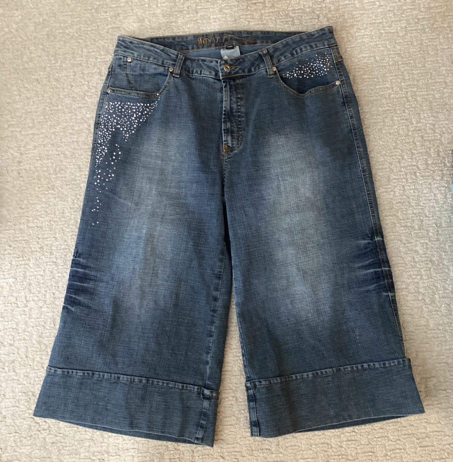 APOLLO JEANS Women’s Capri With Silver Stud Designs Size-21/22