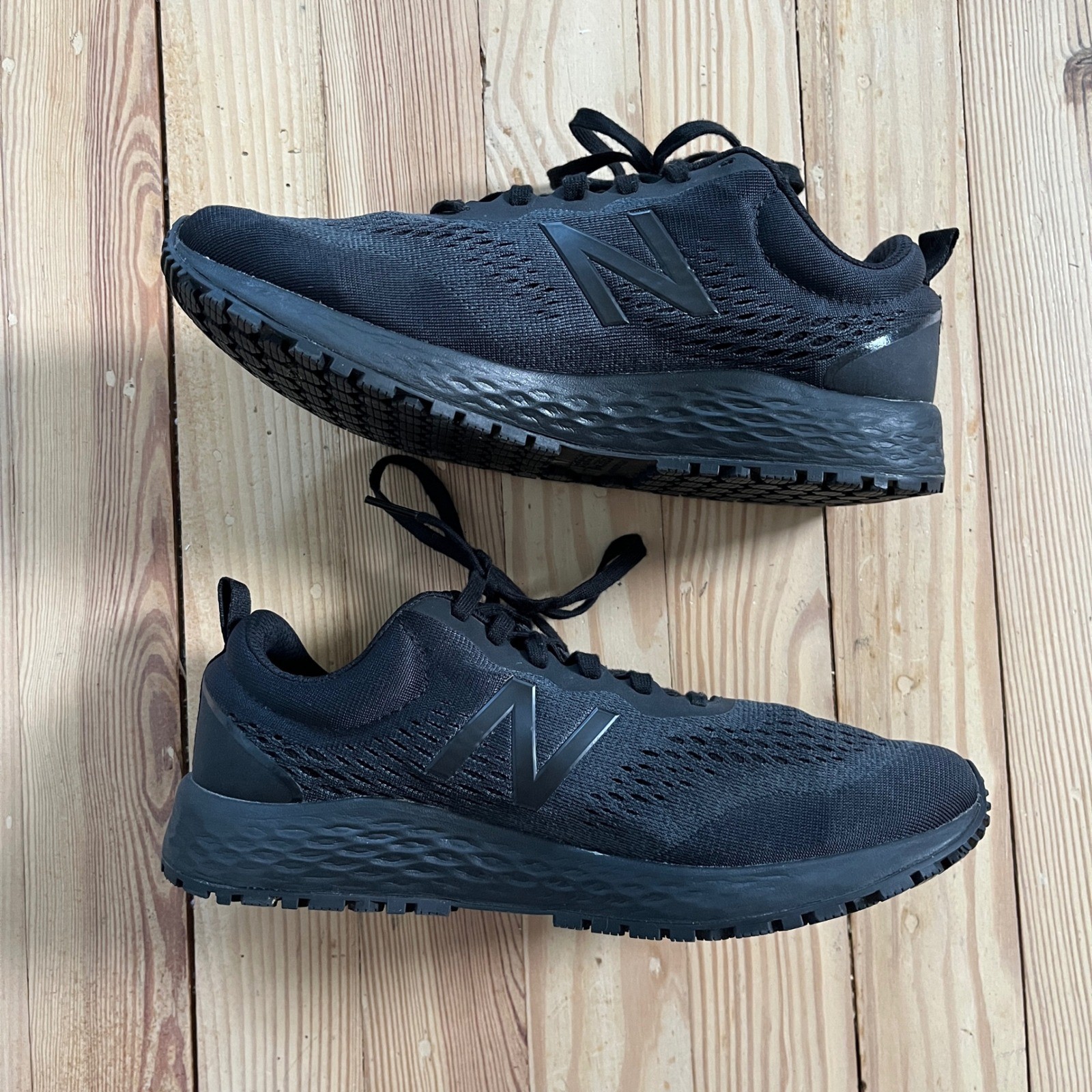 New Balance Arishi Fresh Foam Shoes For Crews Black Slip Resistant Work nonslip