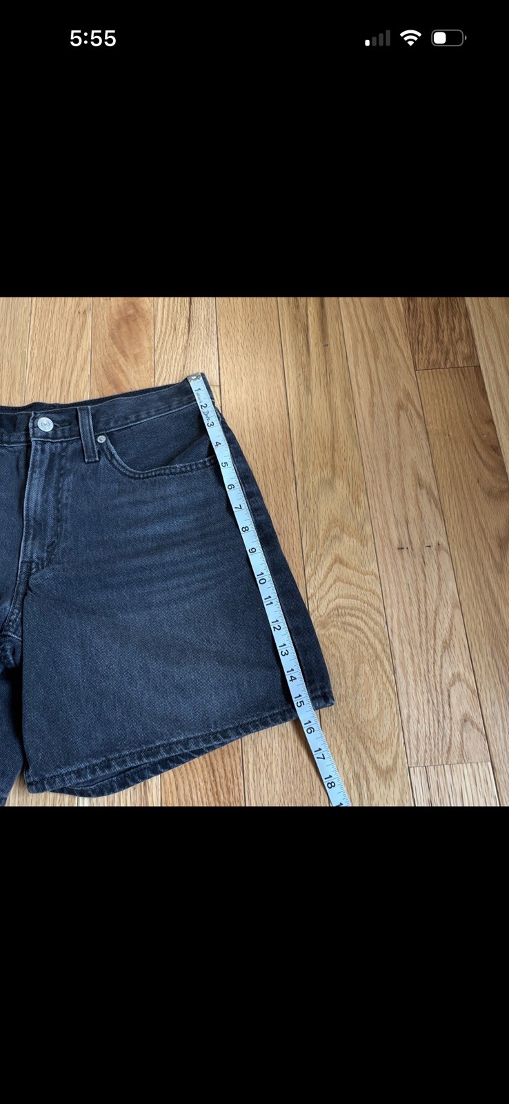 Levi’s Women’s ’94 Baggy Shorts Black Denim Size 27 Mid Thigh Length