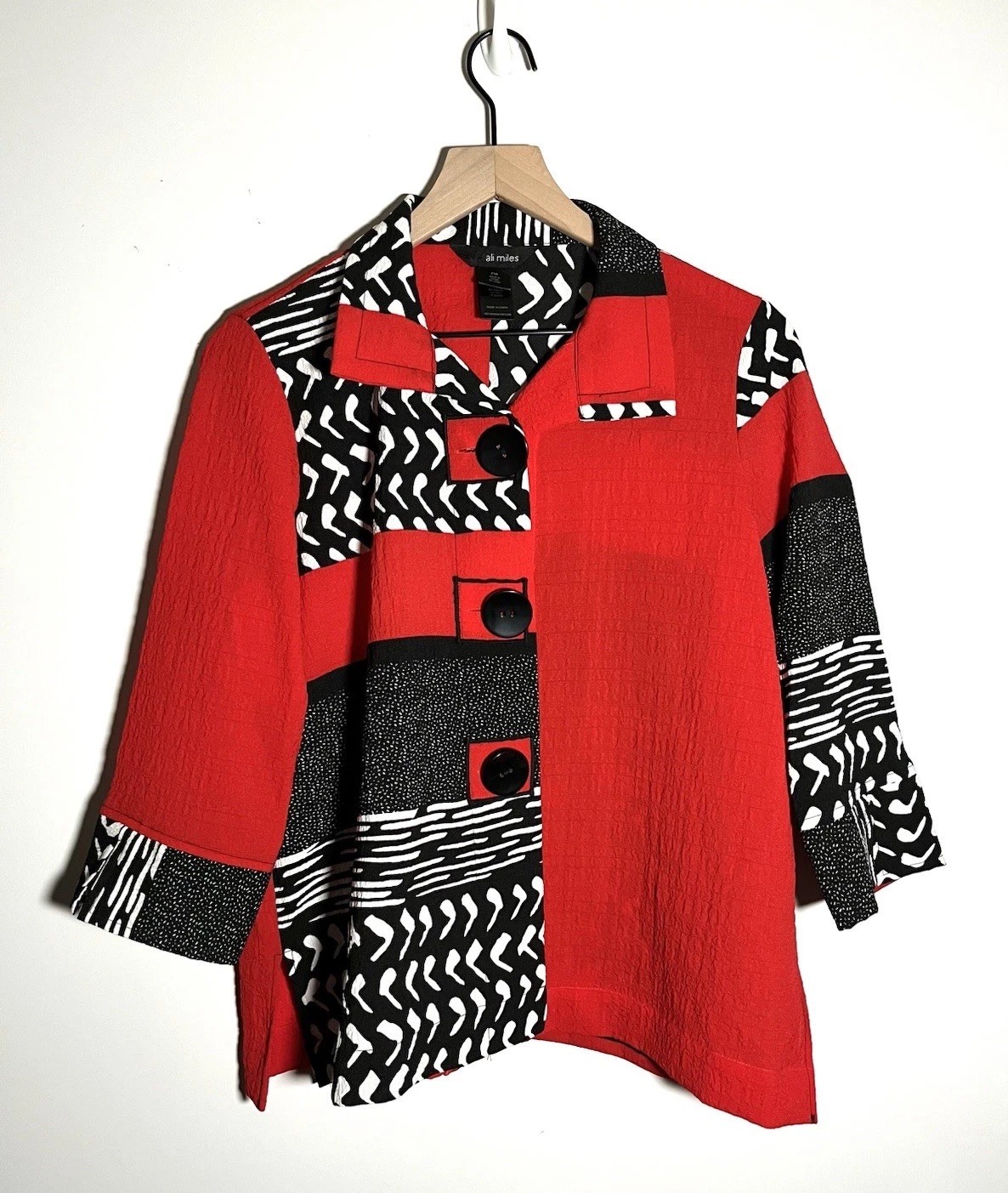 Ali Miles Women’s Button Front Abstract Top Red Black Artsy Retro Relaxed Fit