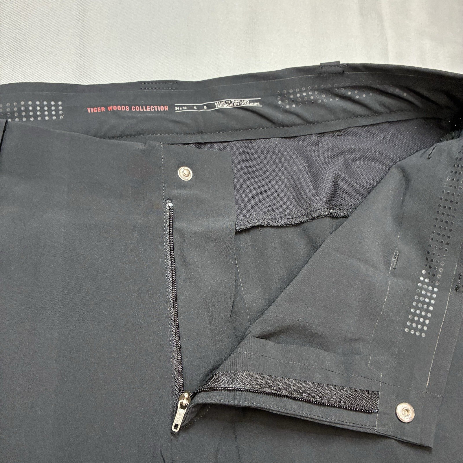 Nike Tiger Woods Adaptive Fit Golf Pants Mens 34×32 (34×30) Black Stretch Vented