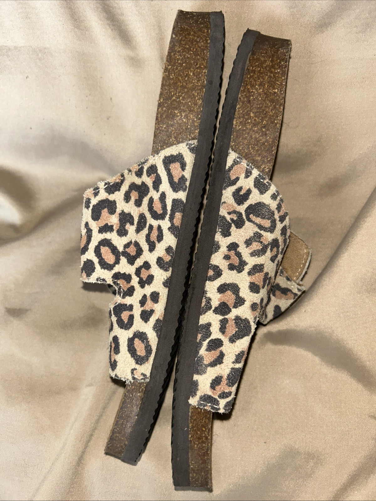 Mountain Sole Women’s Leopard Print Leather Buckle Comfort Slide Sandal Size 7.5