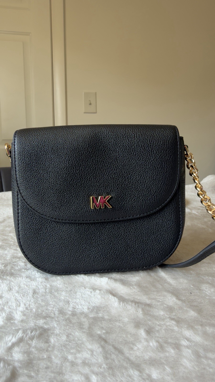Michael Kors Small Black Pebbled Crossbody Bag Gold Hardware Magnetic Closure