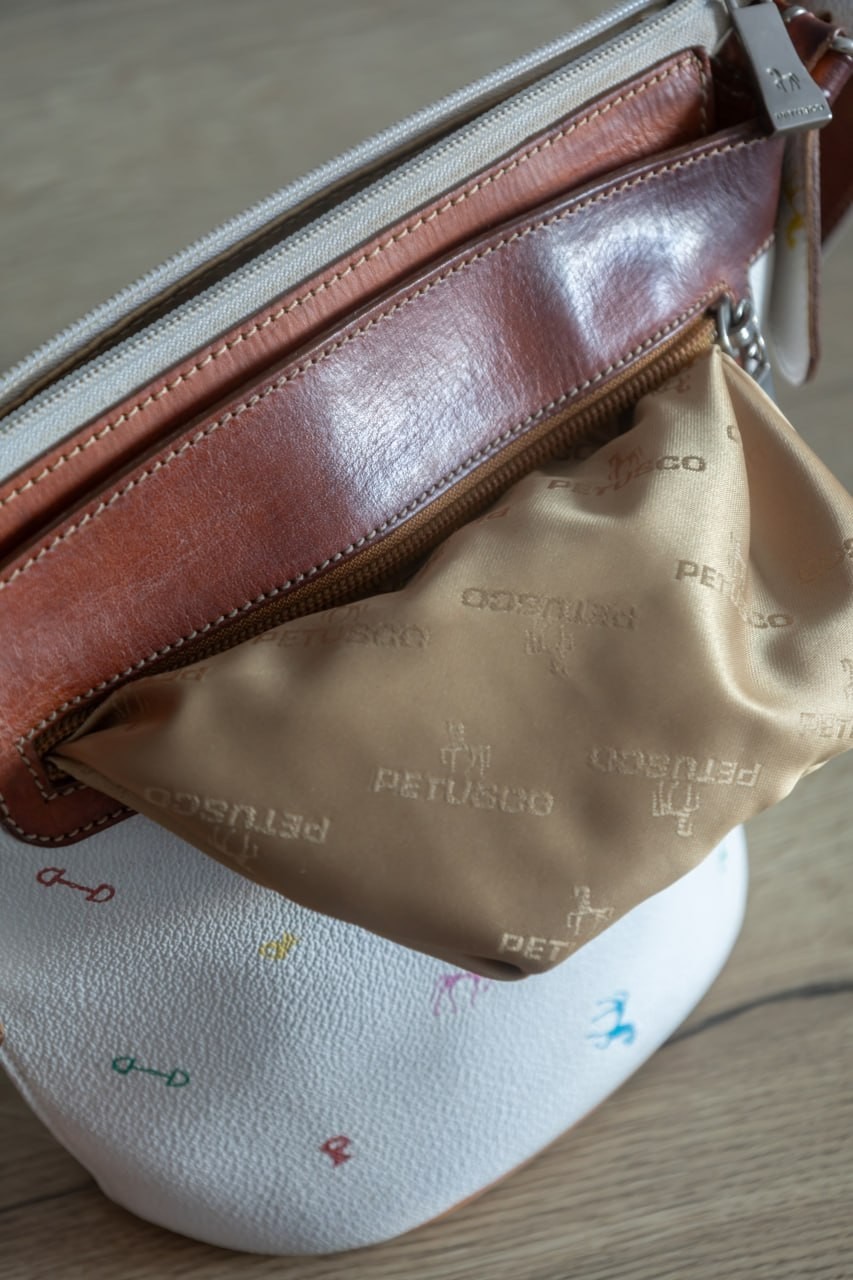 Rare Vintage Petusco Spain White Leather Bucket Bag – Colorful Horse Print