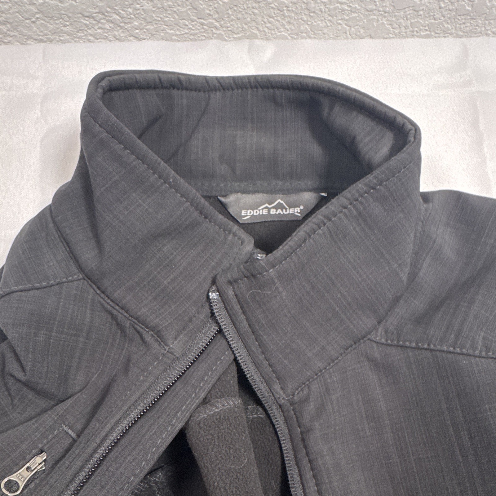 Eddie Bauer Gray Softshell Jacket Full Zip Pockets Stand-Up Collar Size M