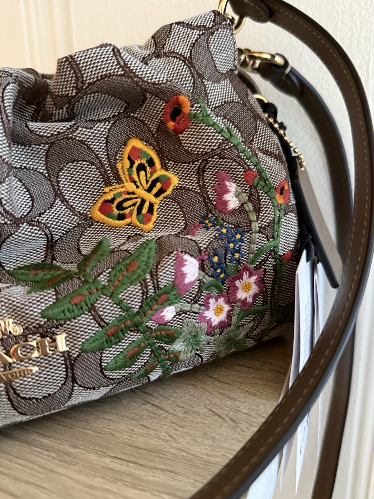 Coach FLORAL EMBROIDERED Faye Drawstring Shoulder Bag 💐🌻💐🌻