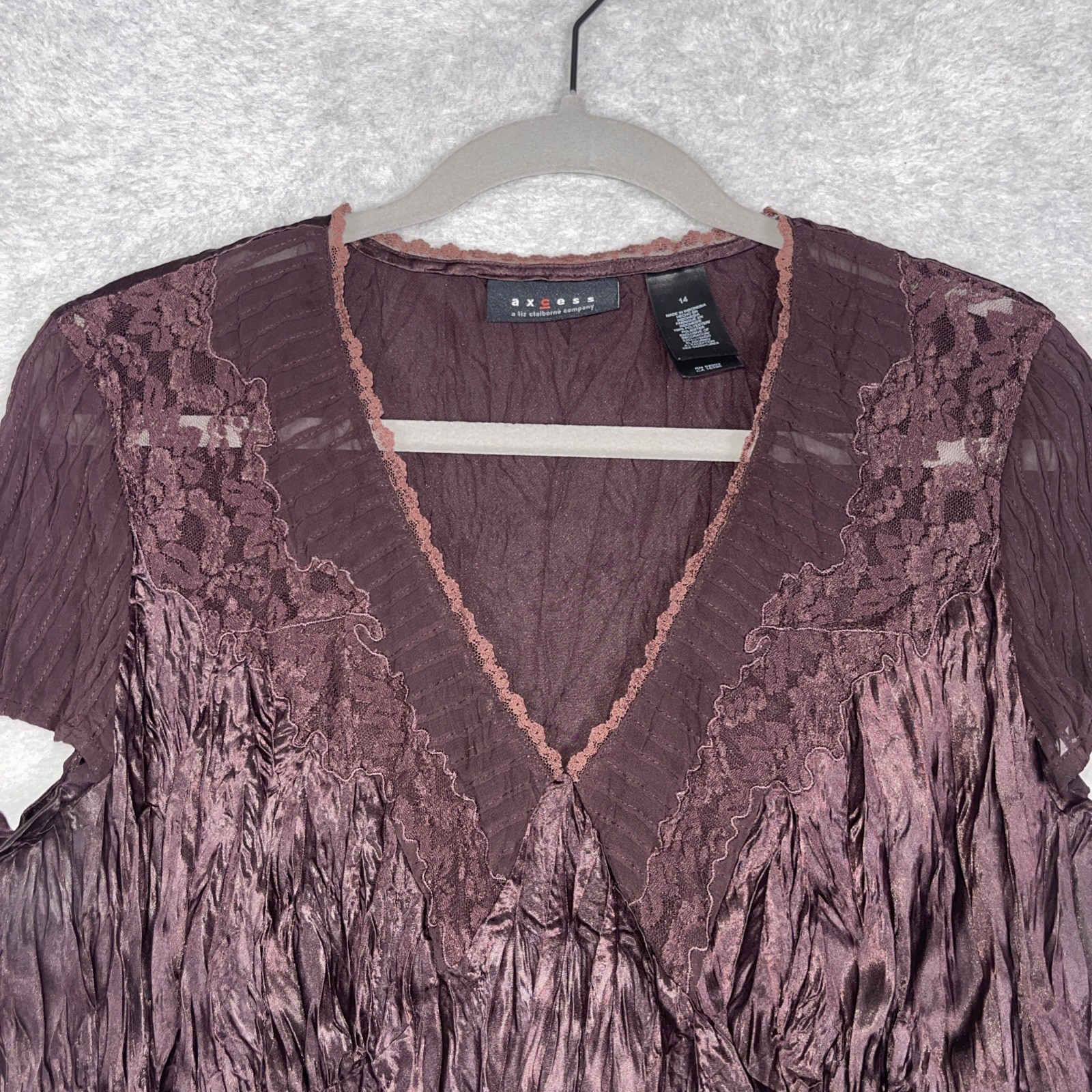 Axcess Womens Crinkle Lace Trim Top Size