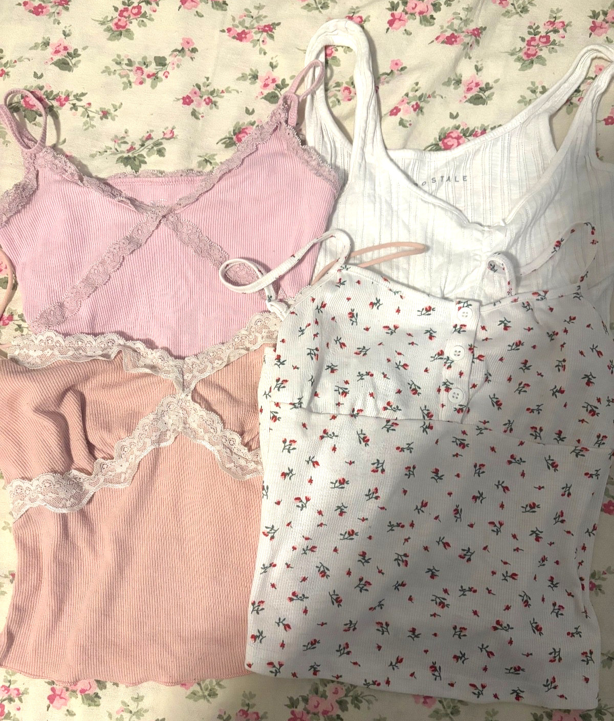 4 Pack Women’s XS Pink White Tank Tops Bundle Lot Y2K Summer Casual Tops