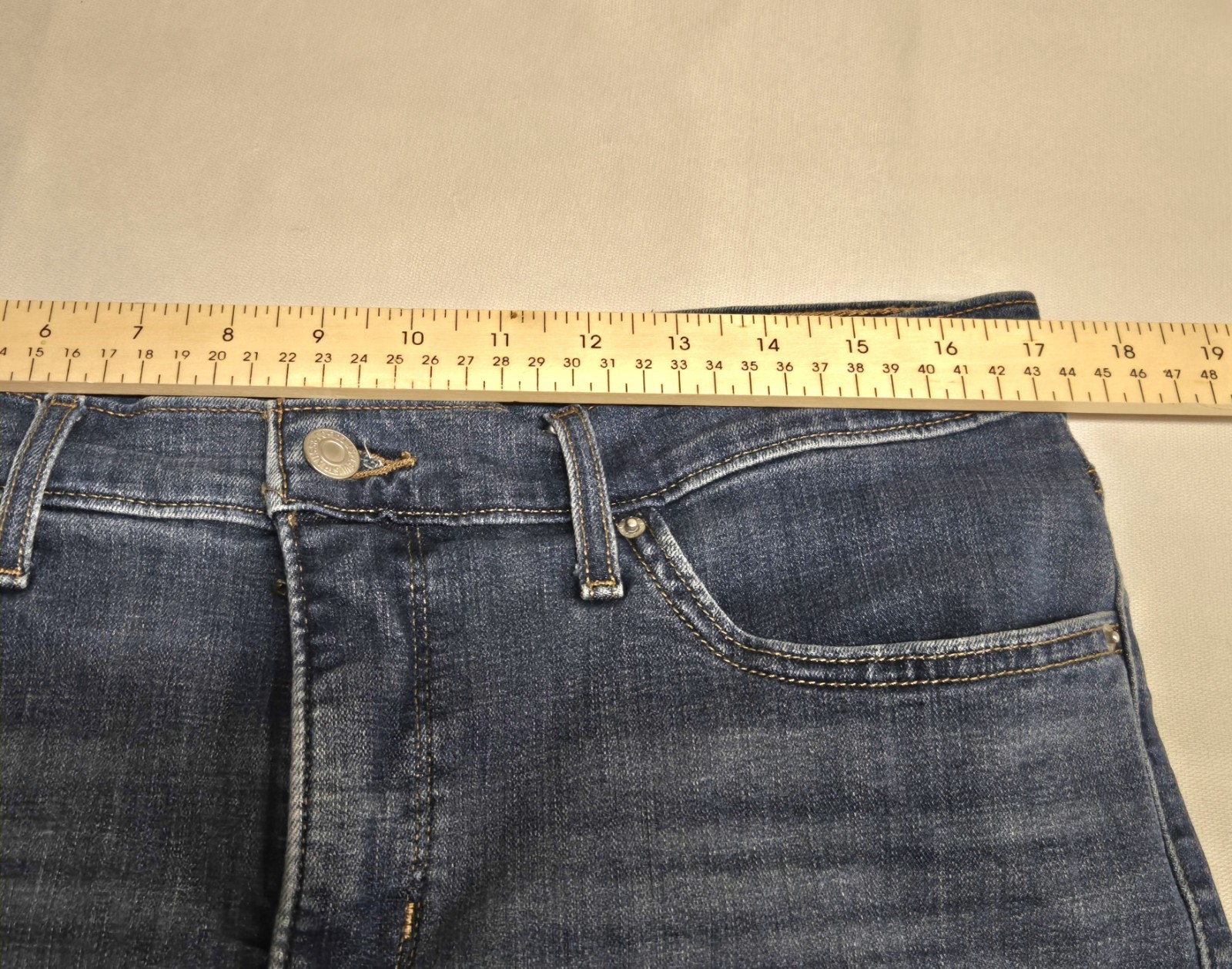 Levi’s 311 Shaping Skinny Jeans Blue Denim Women’s Size 32