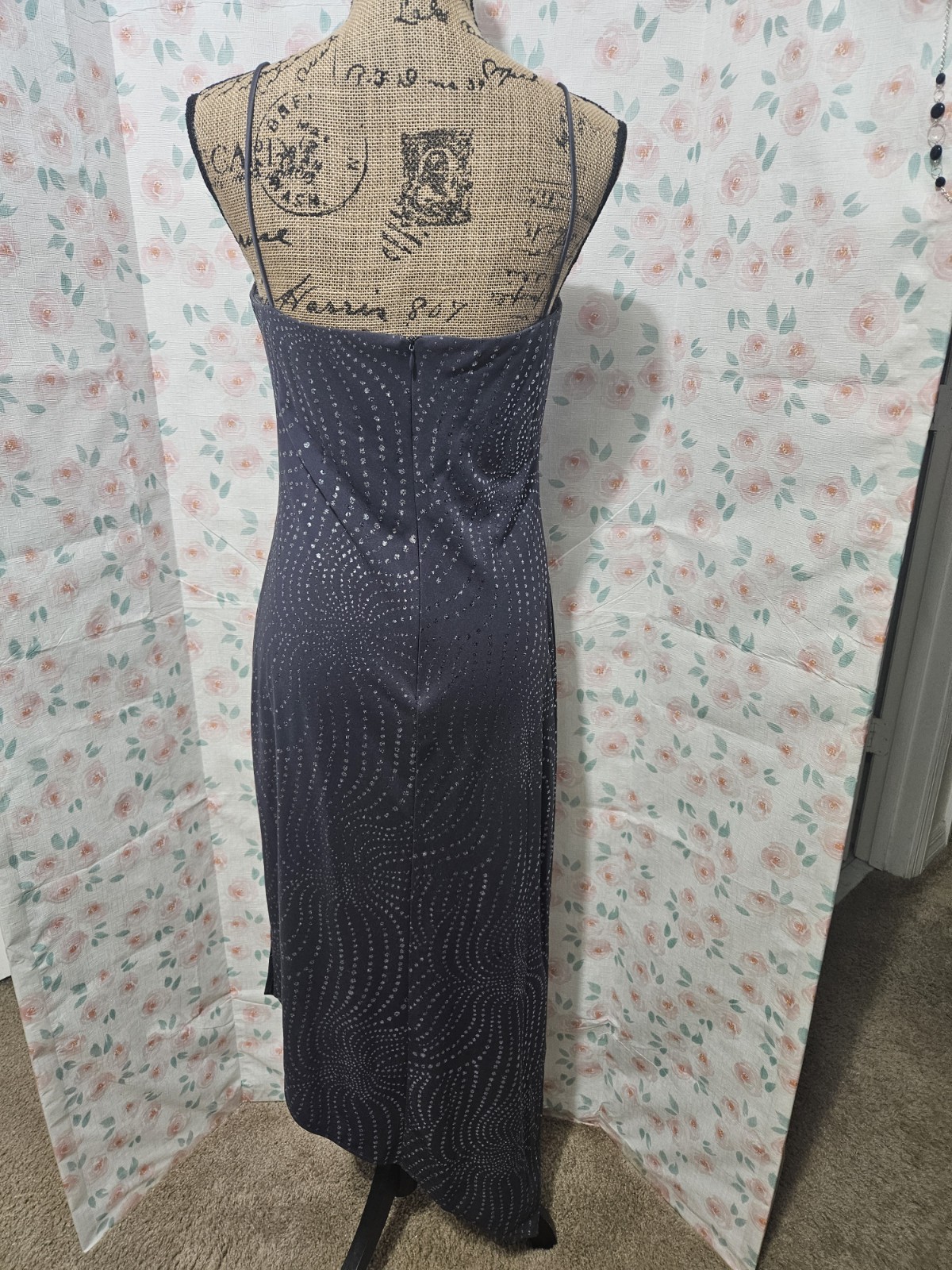 ARIANNA, WOMEN’S GRAY POLY SLEEVELESS MAXI GLITTERY EVENING GOWN SIZE 8