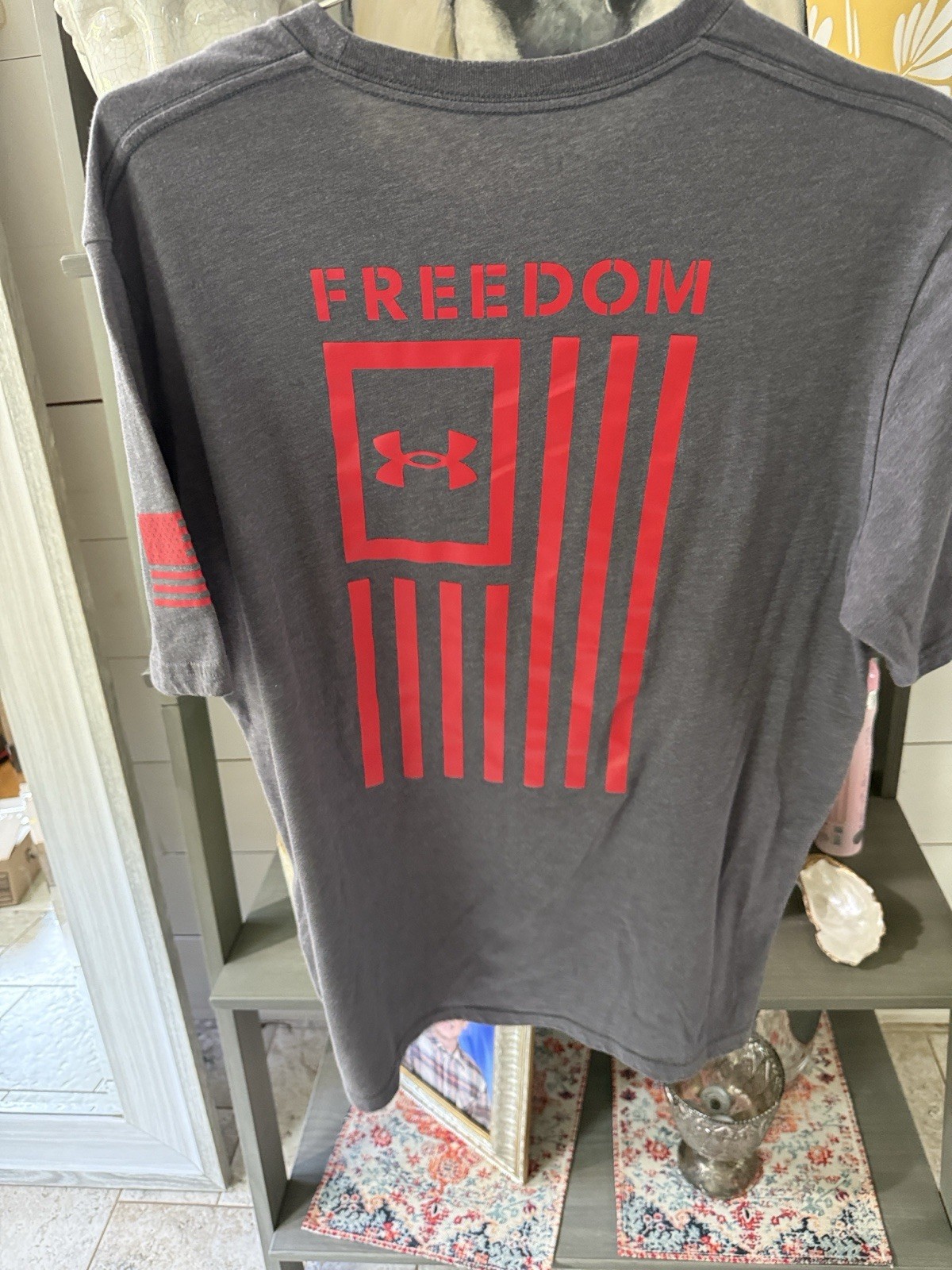 Under Armour Men’s Freedom Patriotic Graphic Logo T-Shirt Gray Short Sleeve L