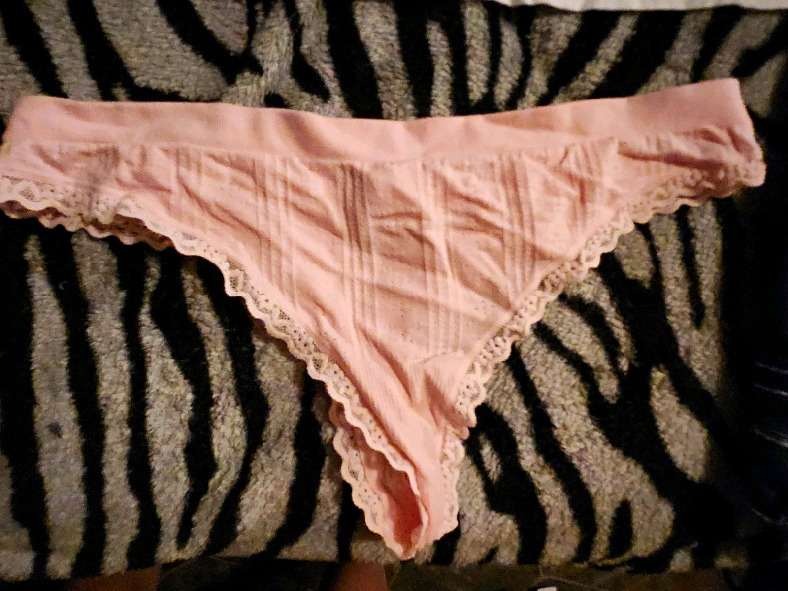 Victoria’s Secret Women’s Pink Solid Cotton Lace Trim Thong Panties Size M