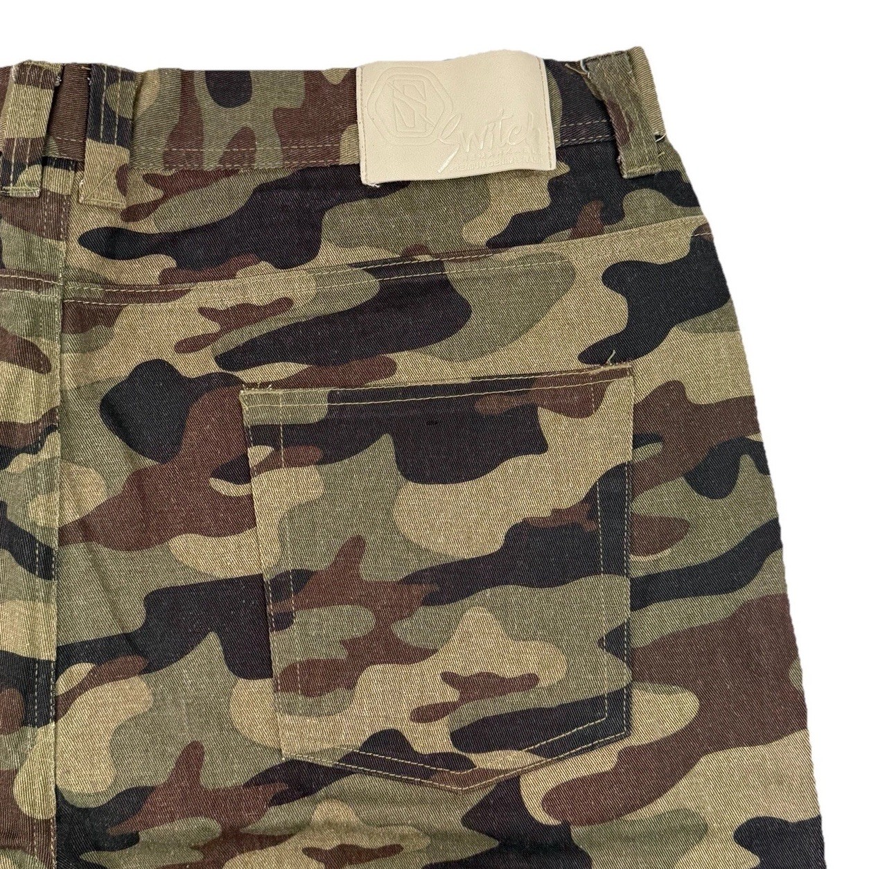 Switch Remarkable Camo Shorts Mens 42 Graffiti Art Woodland Camouflage