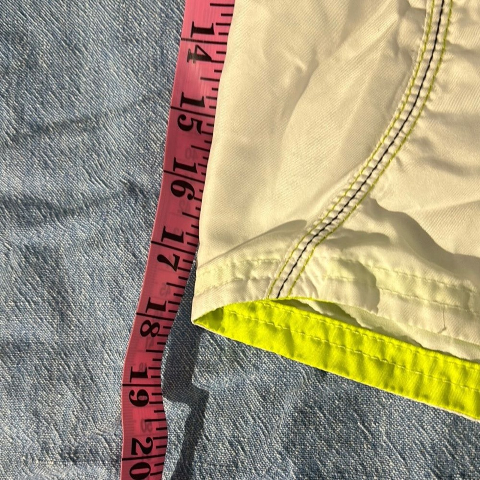 Nike Men’s White Core Solid Volley Swim Shorts Trunks Size Large L Good