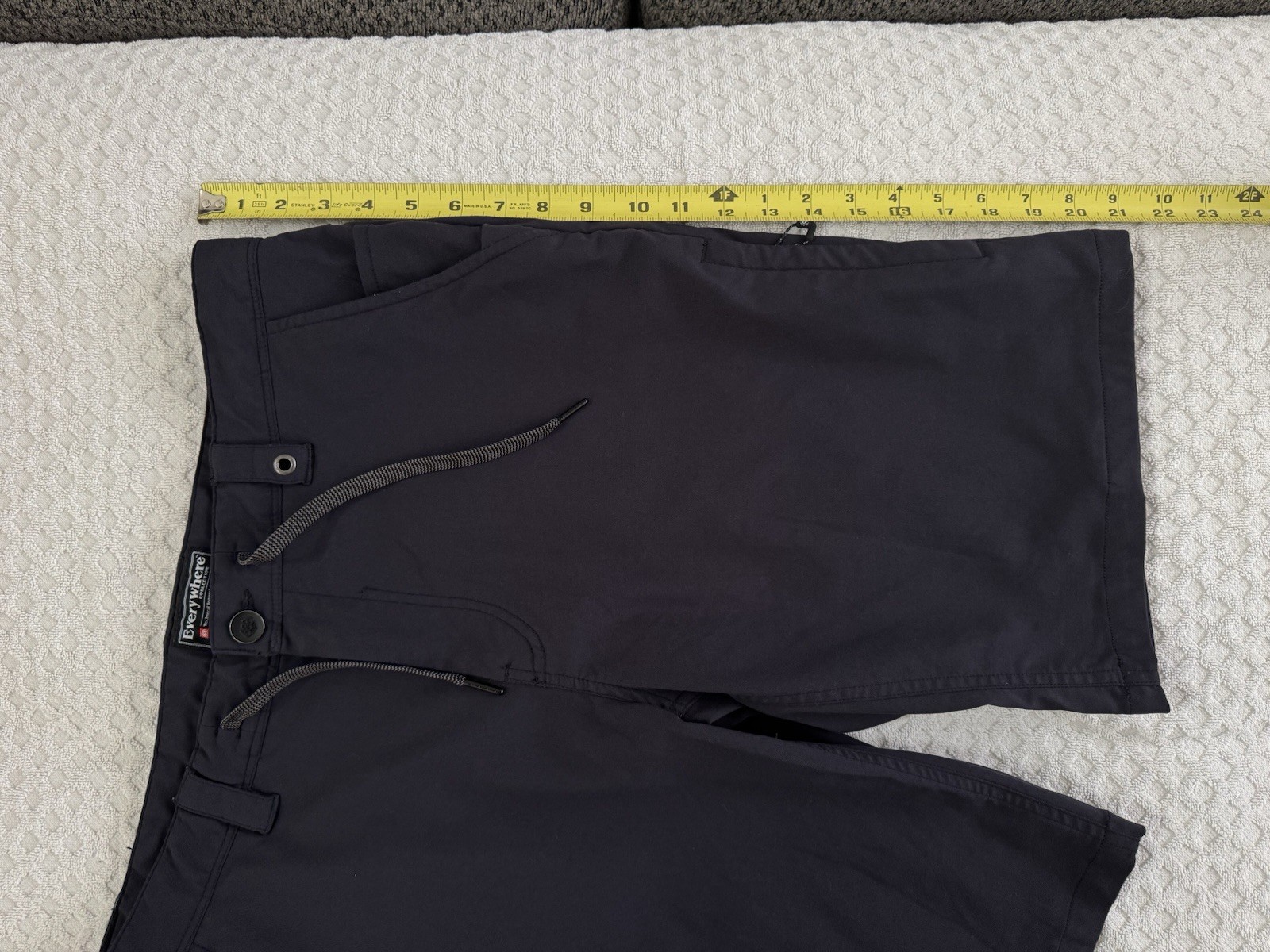 686 Everywhere Hybrid Short Relaxed Fit Size 34 Navy Blue 11” Inseam 10 Pockets