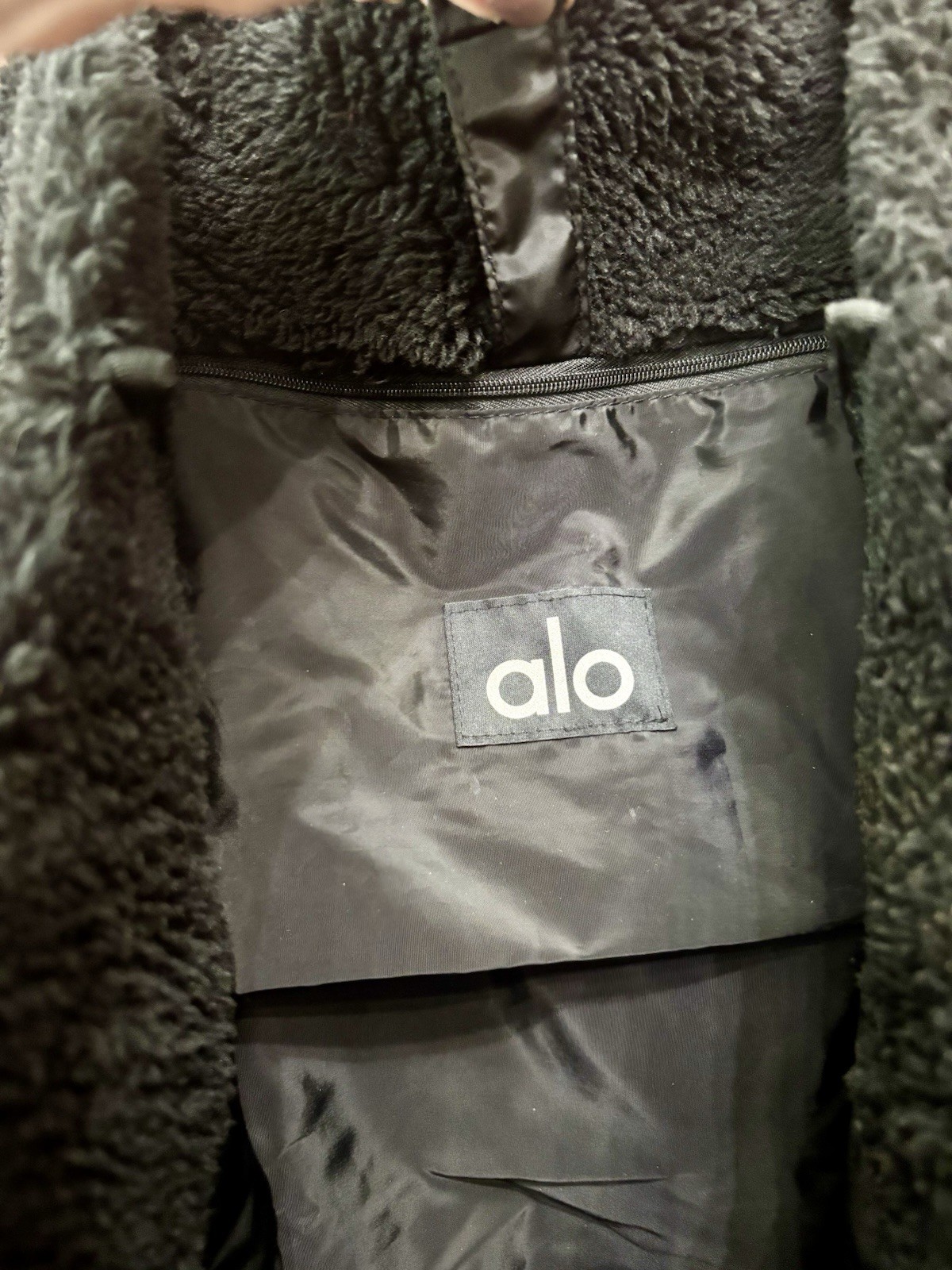 NWT Alo Yoga Black Sherpa Teddy Tote Bag, Logo Embroidered, Inner Pockets