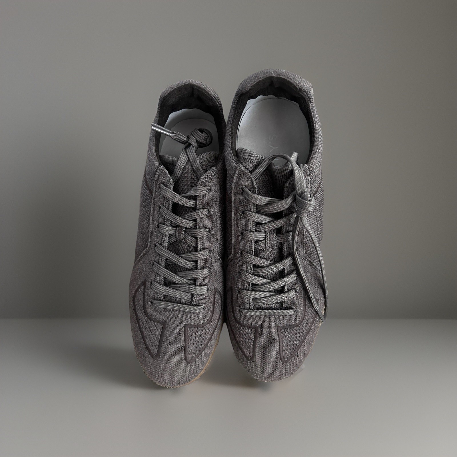 Rothy’s Men’s Gray Knit Lace-Up Sneakers Gum Rubber Sole Round Toe US 10
