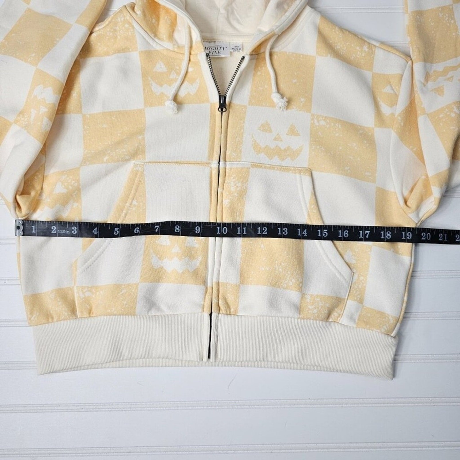 Mighty Fine Cream Checkered Pumpkin Face Print Cropped Hoodie Women’s S NWOT