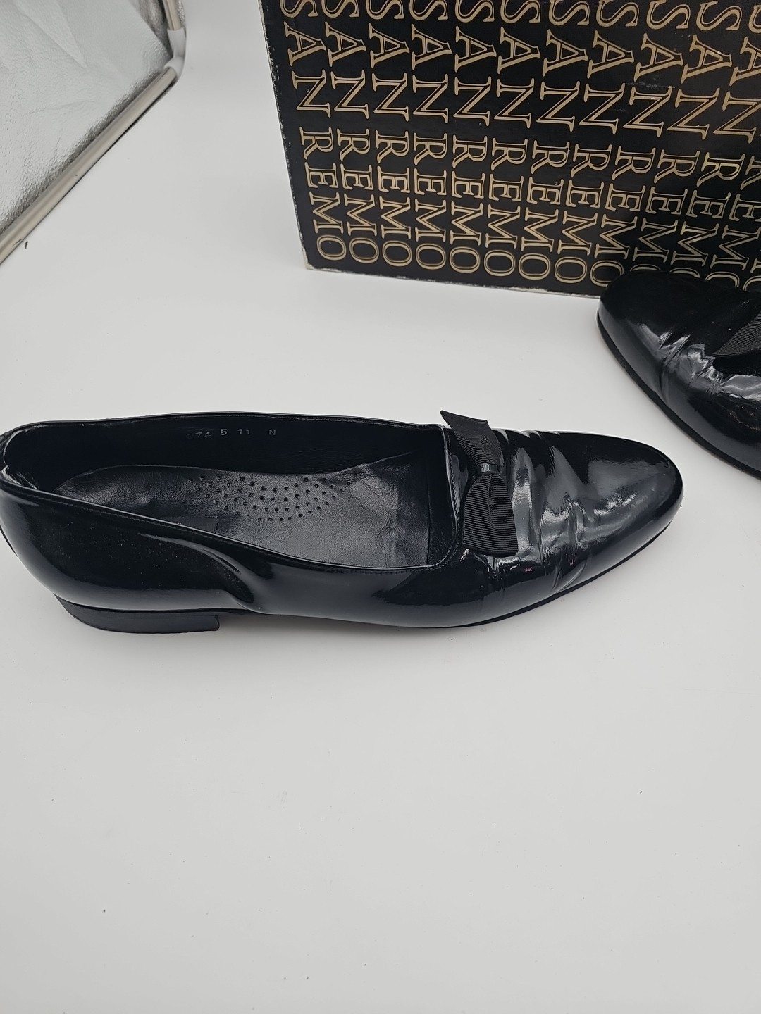 Pre-owned excellent. Made in Italy. Formal bow. 11