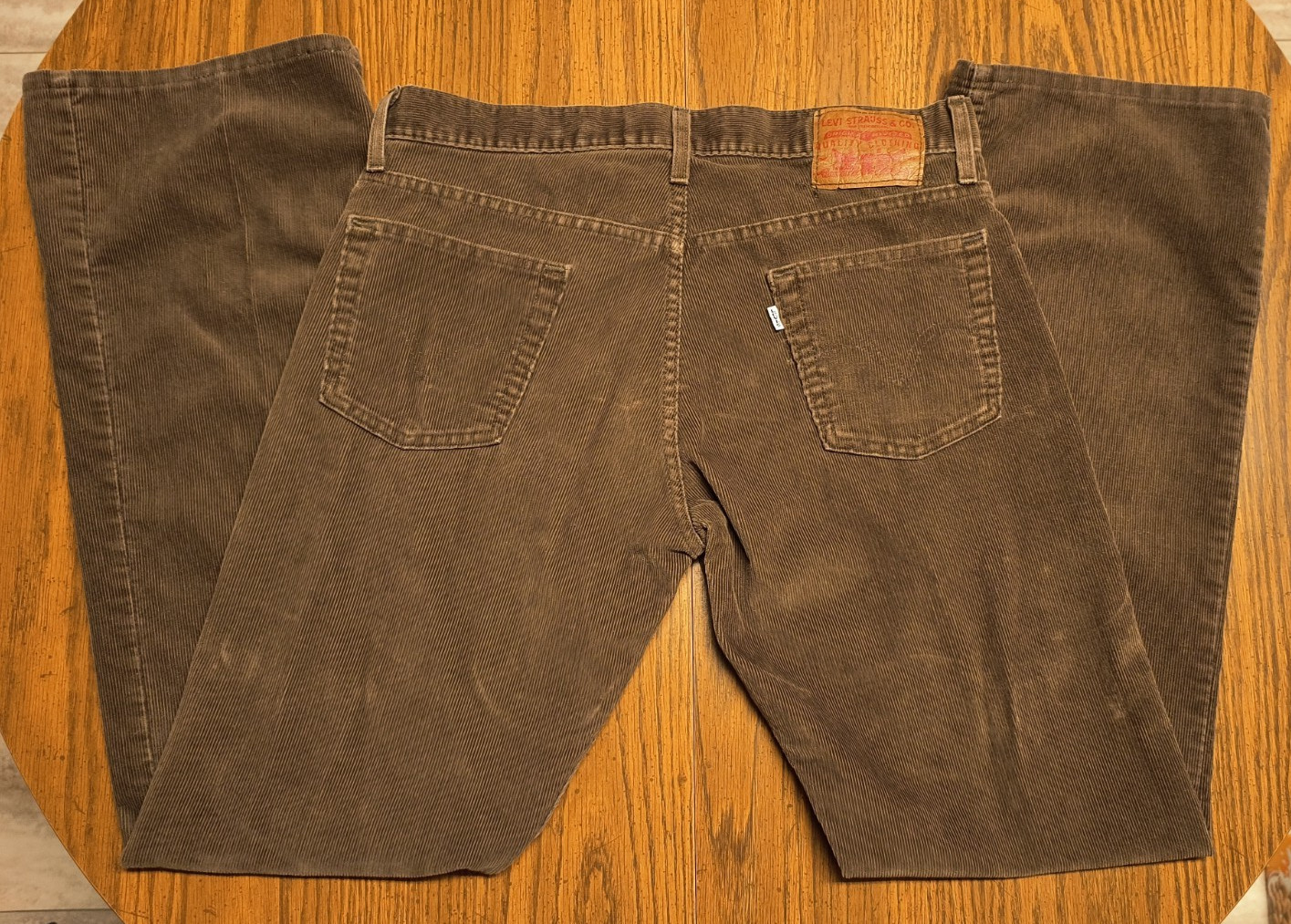 LEVI’S Jeans 527 Low Bootcut Corduroy W34 L34 Brown Mens Strauss & Co. Irregular
