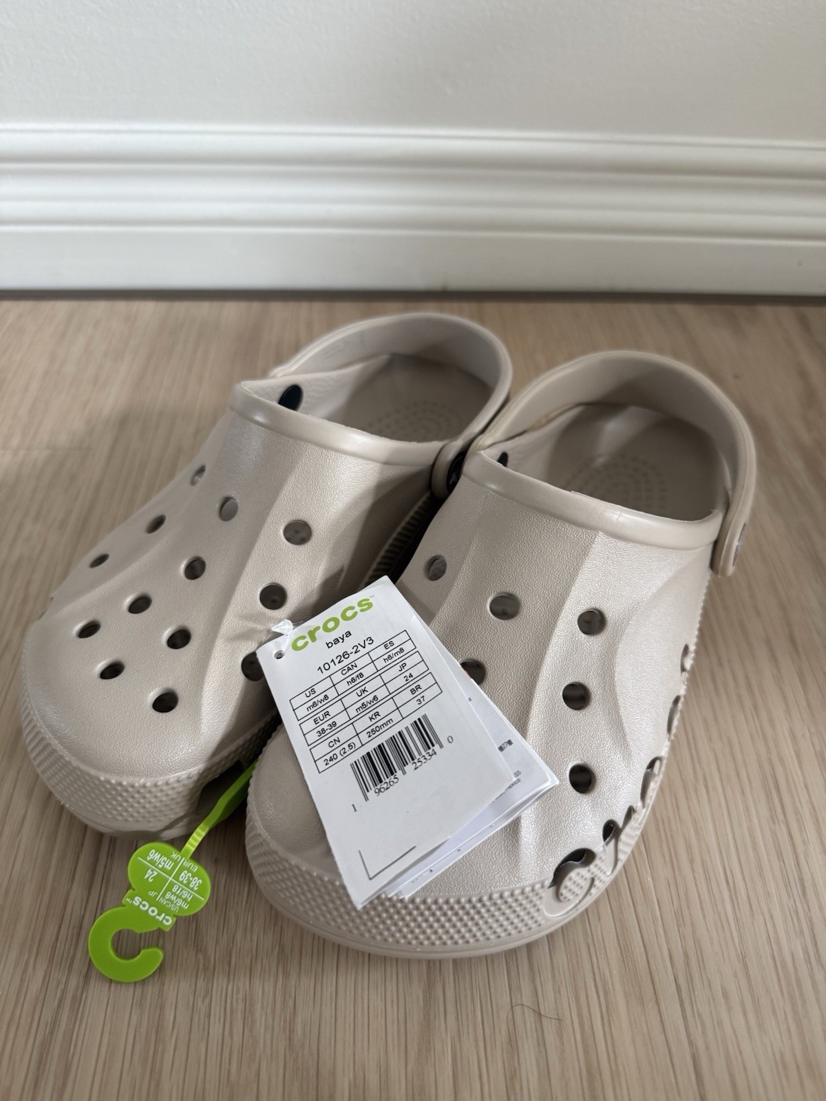 Crocs Baya. Size M6/W8