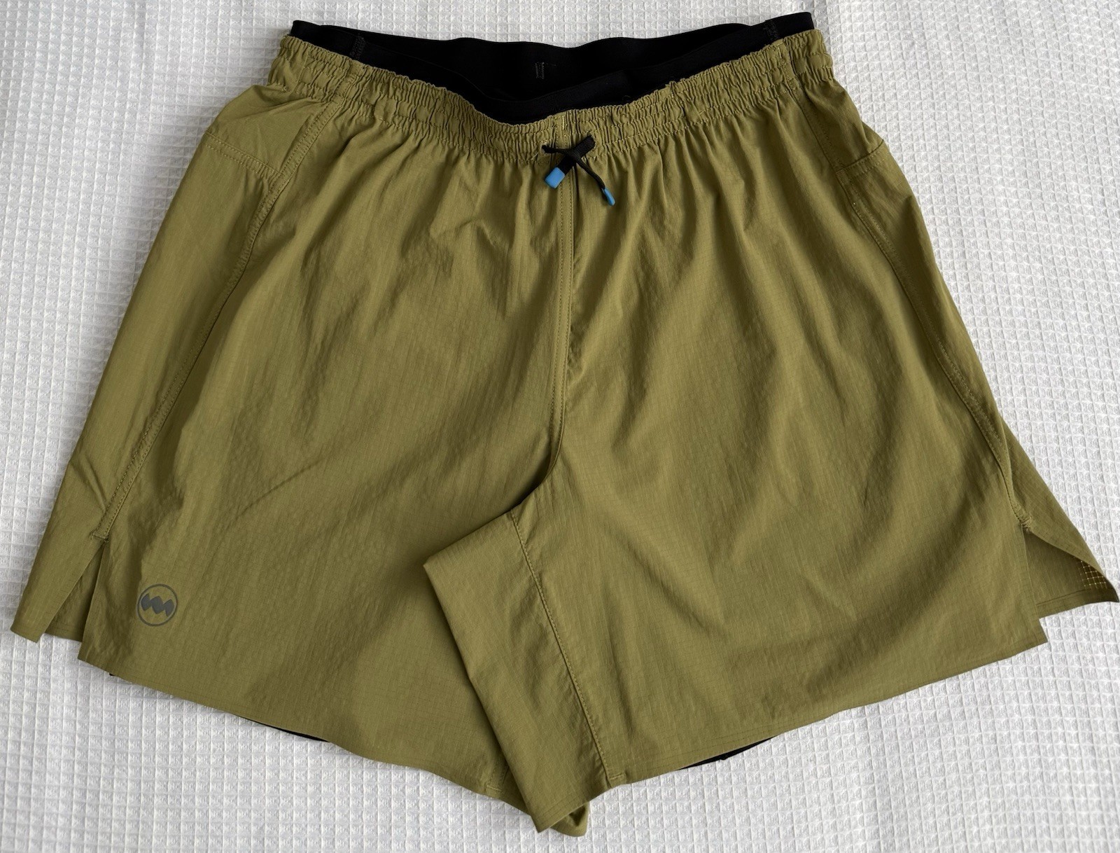 Janji Men’s AFO Vent Multi Shorts 6” Size S Mustard Yellow